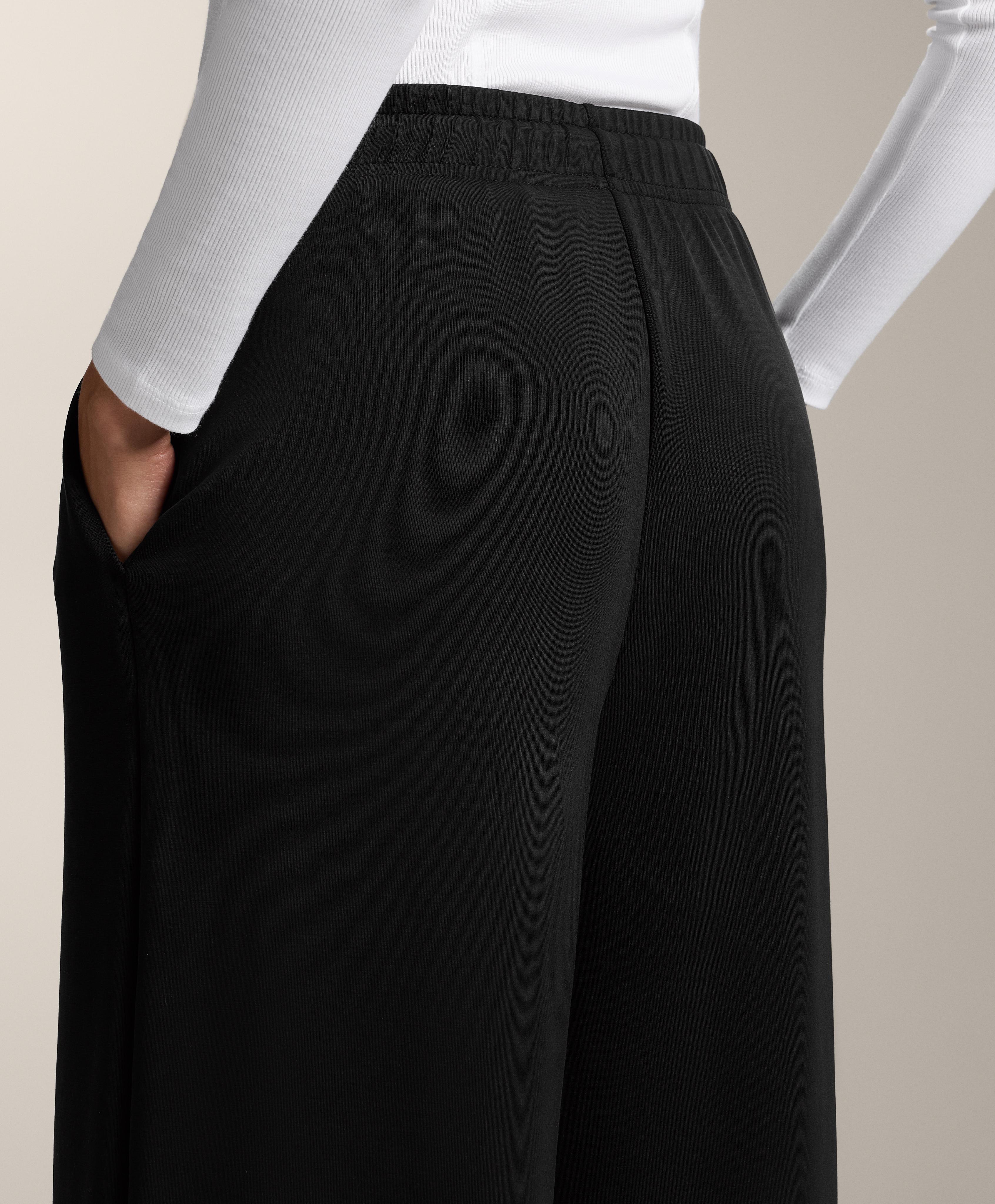 Pantalón crop ancho con modal tacto suave