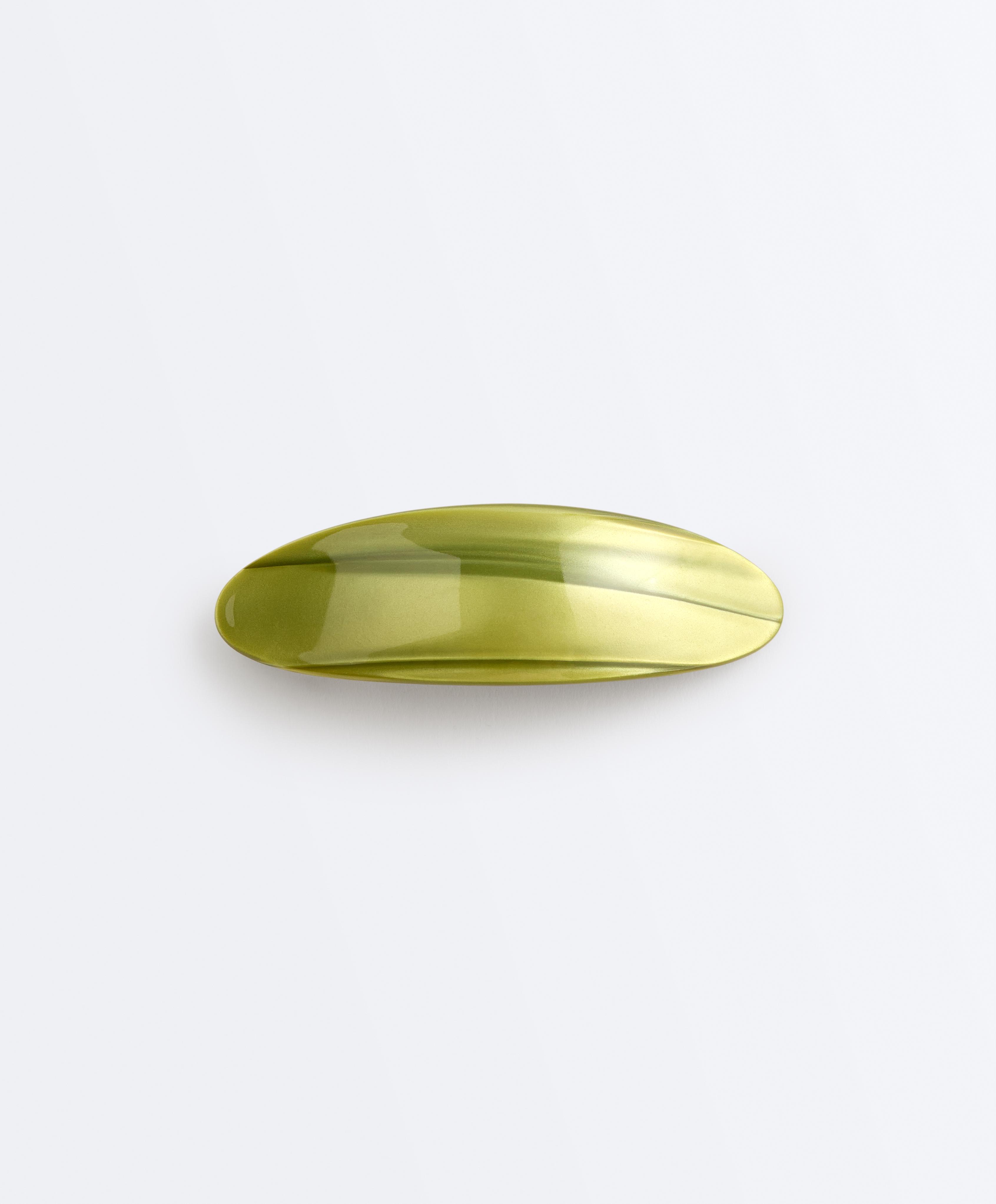 Oval hair clip