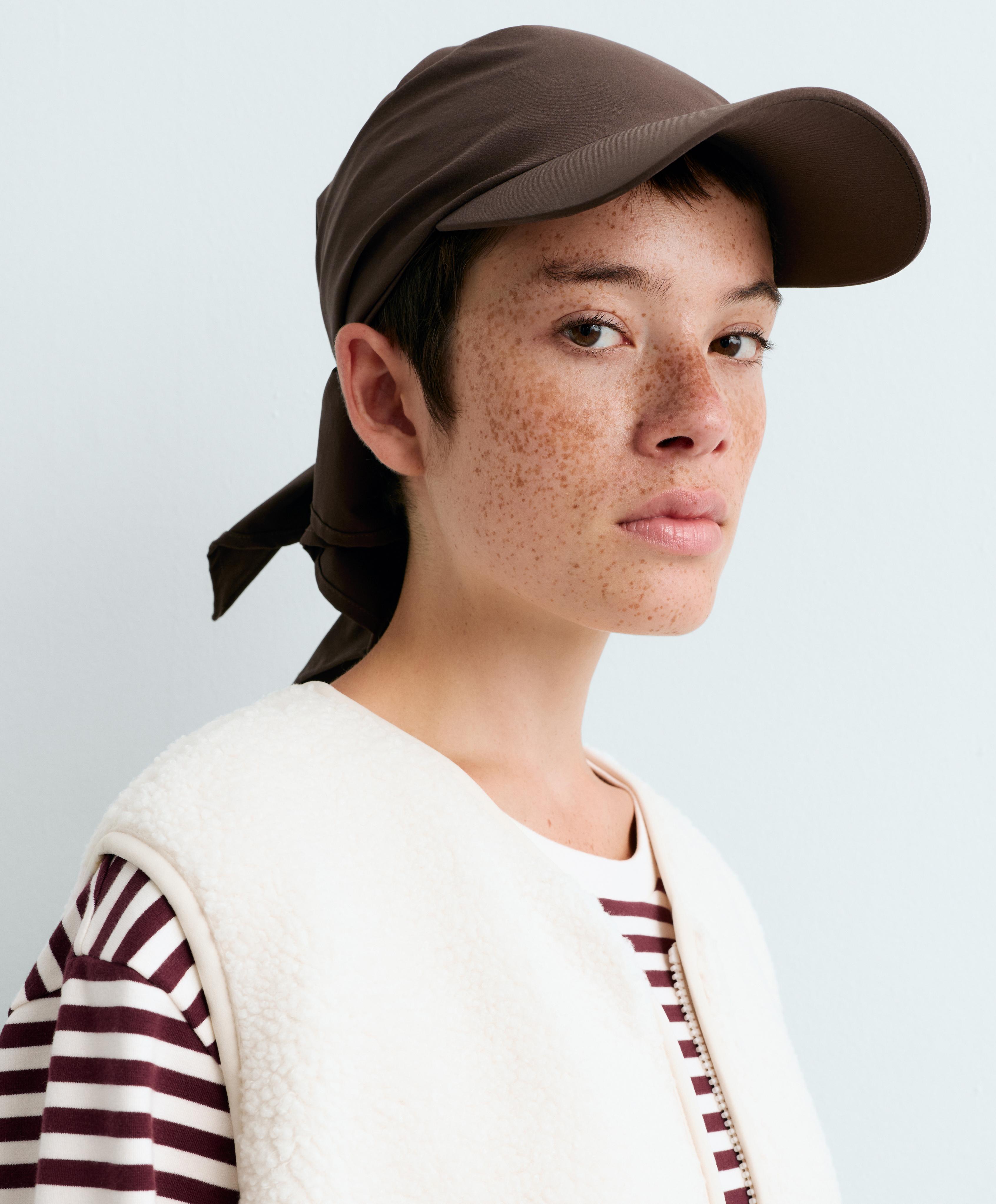 Lightweight knotted visor — BROWN