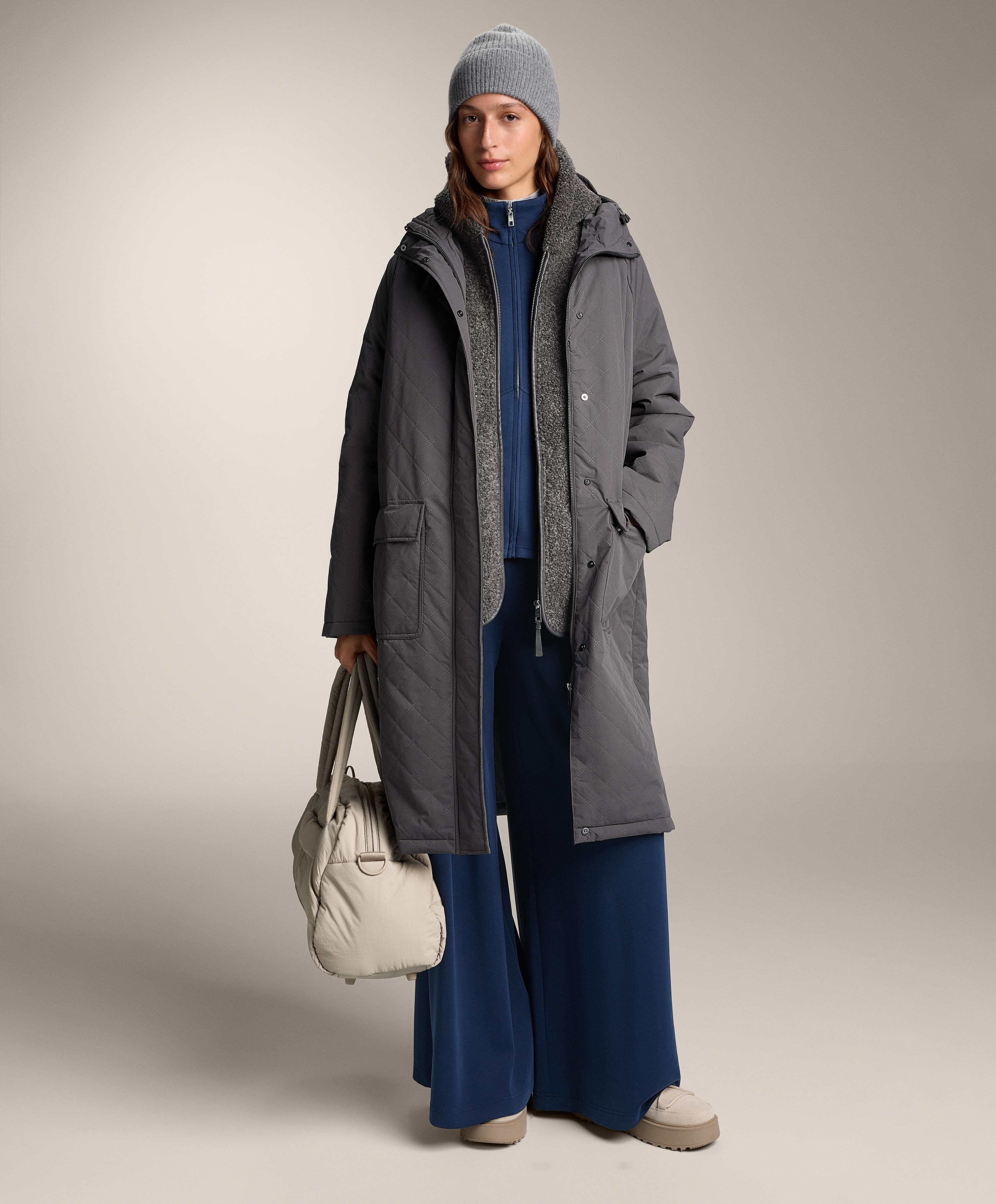 Wide-leg trousers with front pleat and soft-touch modal