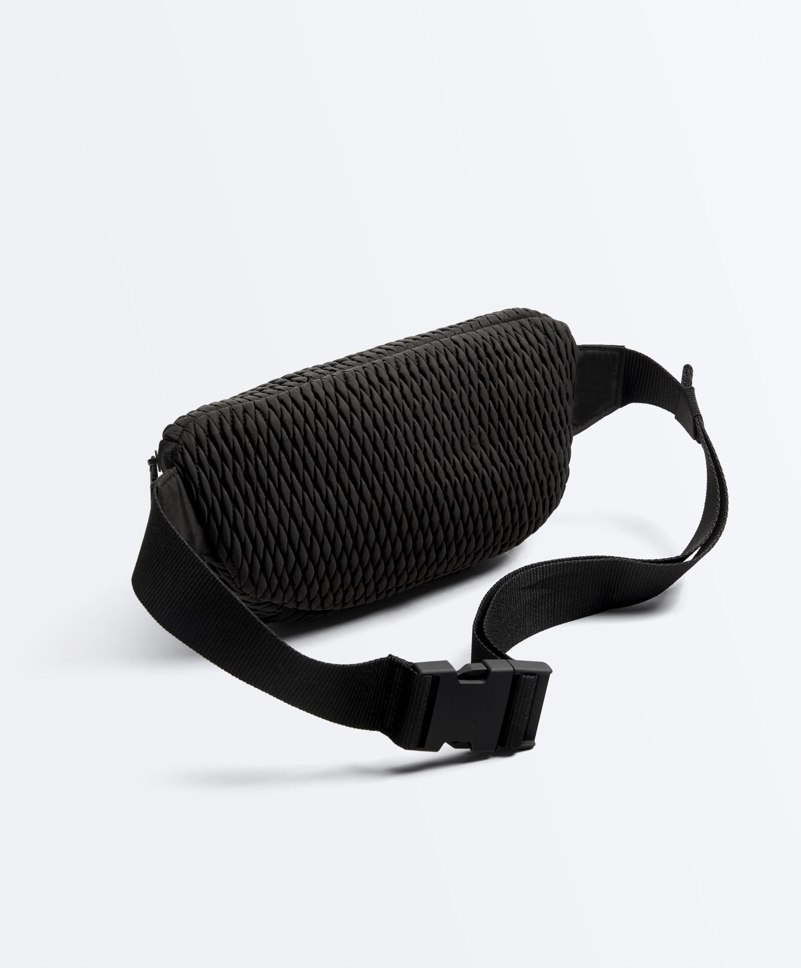 Padded belt bag — BLACK
