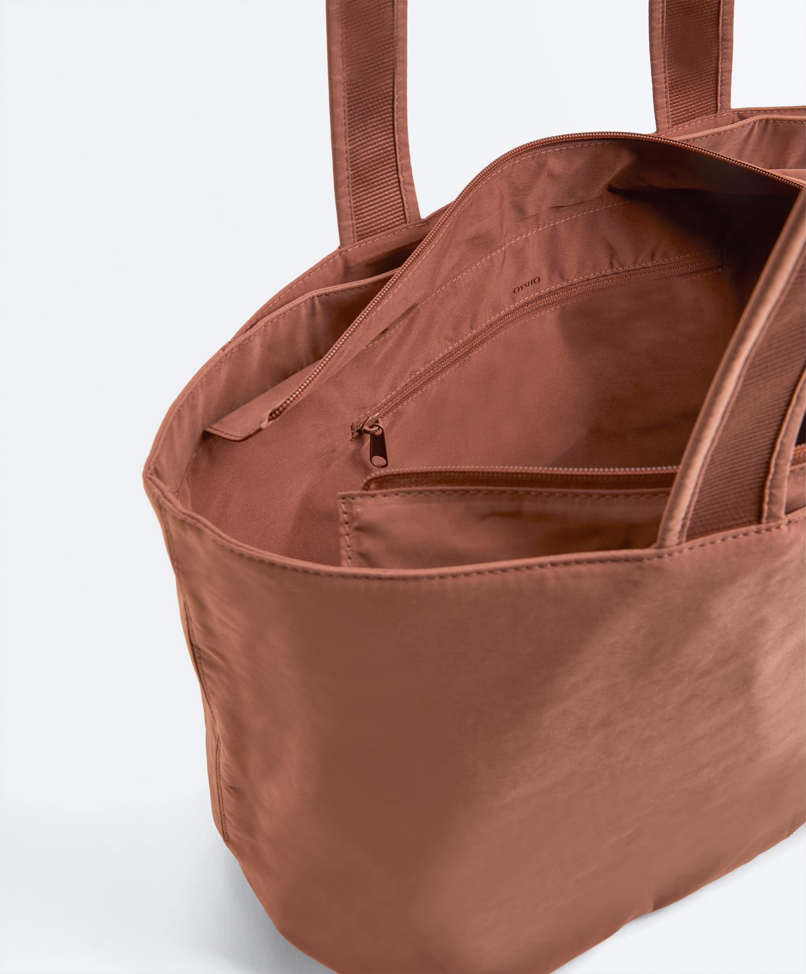 М’яка сумка-шопер на блискавці М’яка сумка-шопер на блискавці