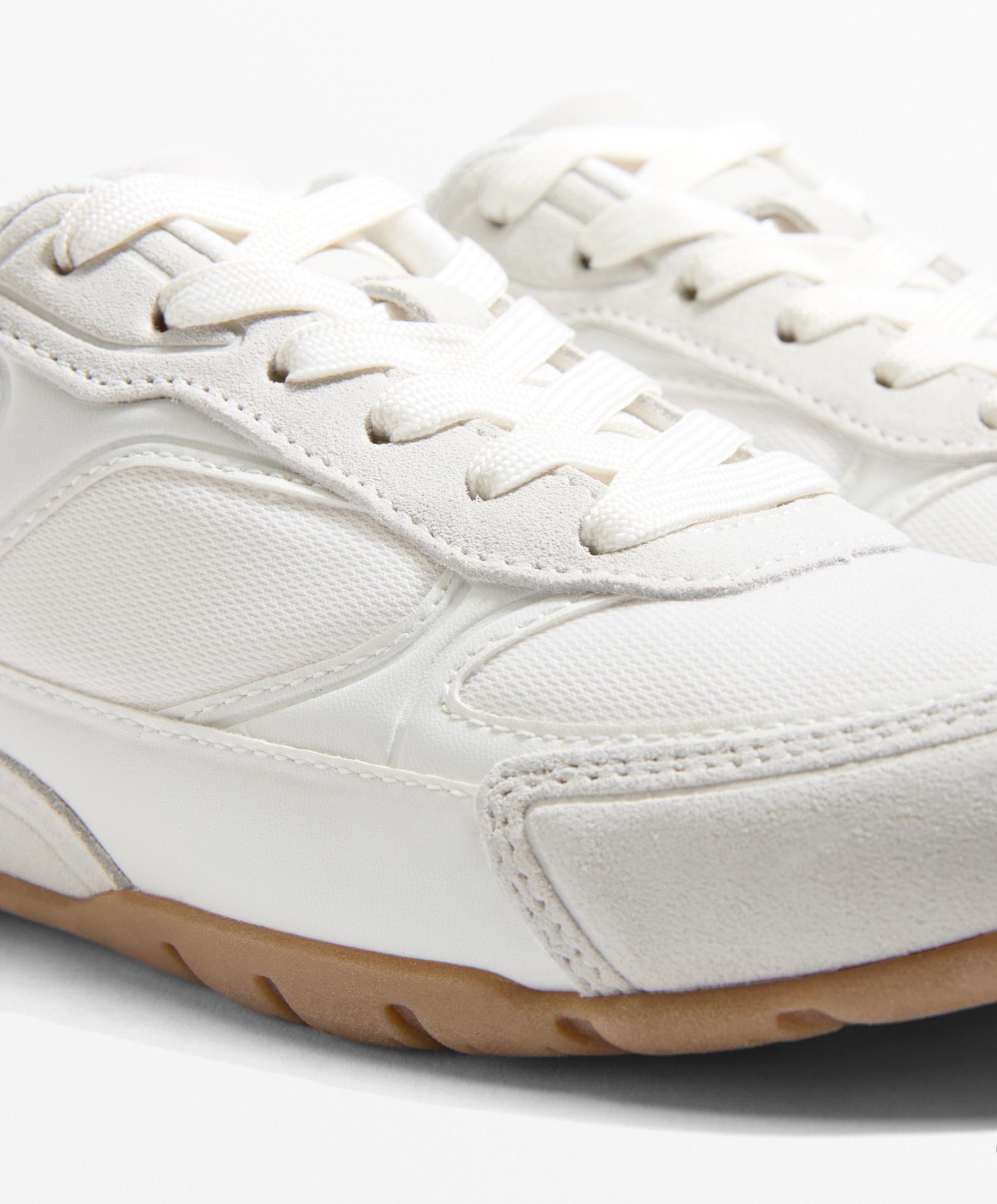 Fabric trainers with split-leather pieces