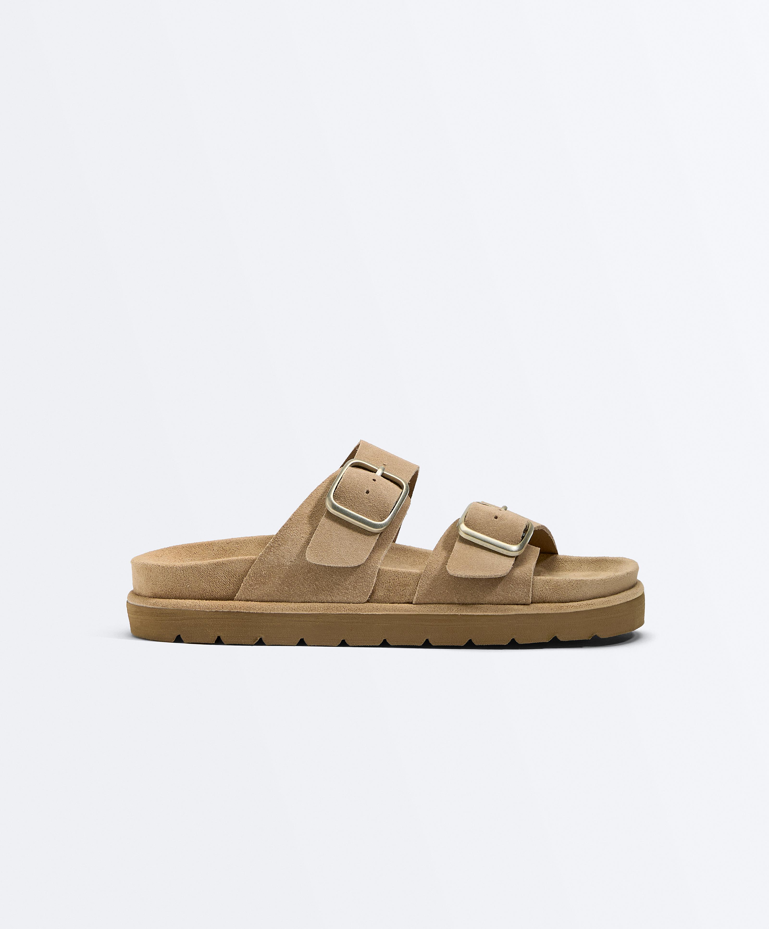 Сандалі на платформі з пряжкою