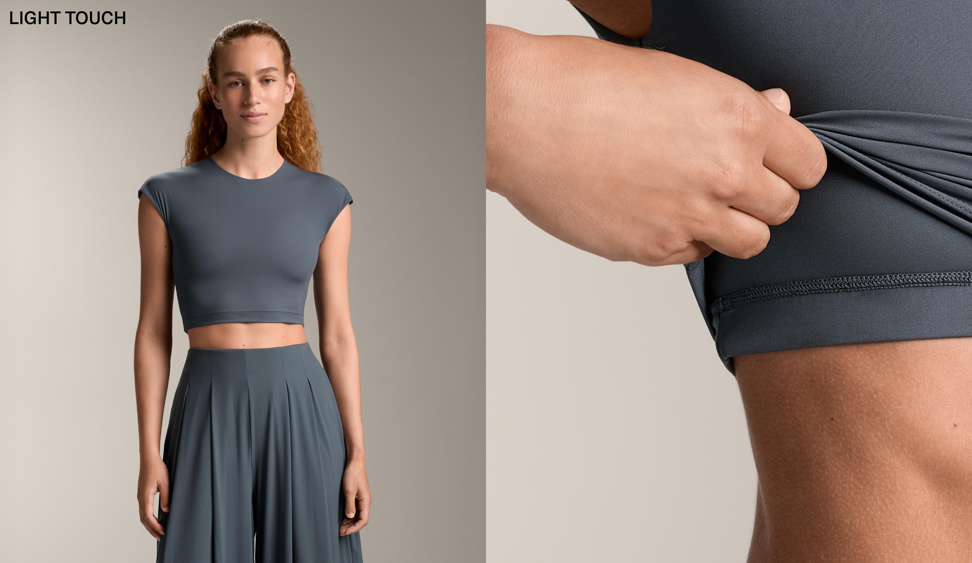 تانك توب لايت تاتش بأكمام قصيرة تانك توب لايت تاتش بأكمام قصيرة