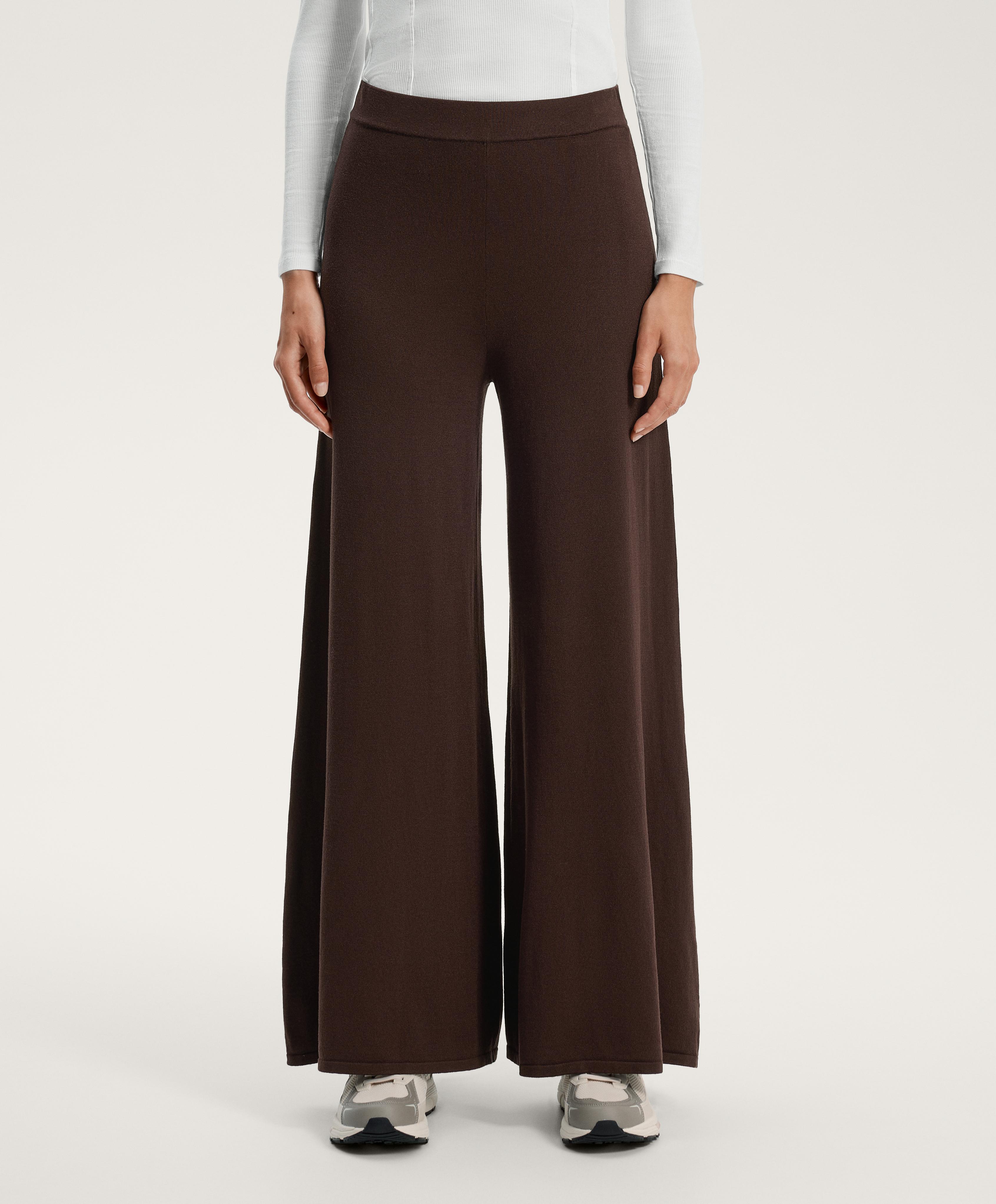 Wide leg straight knit trousers Wide leg straight knit trousers
