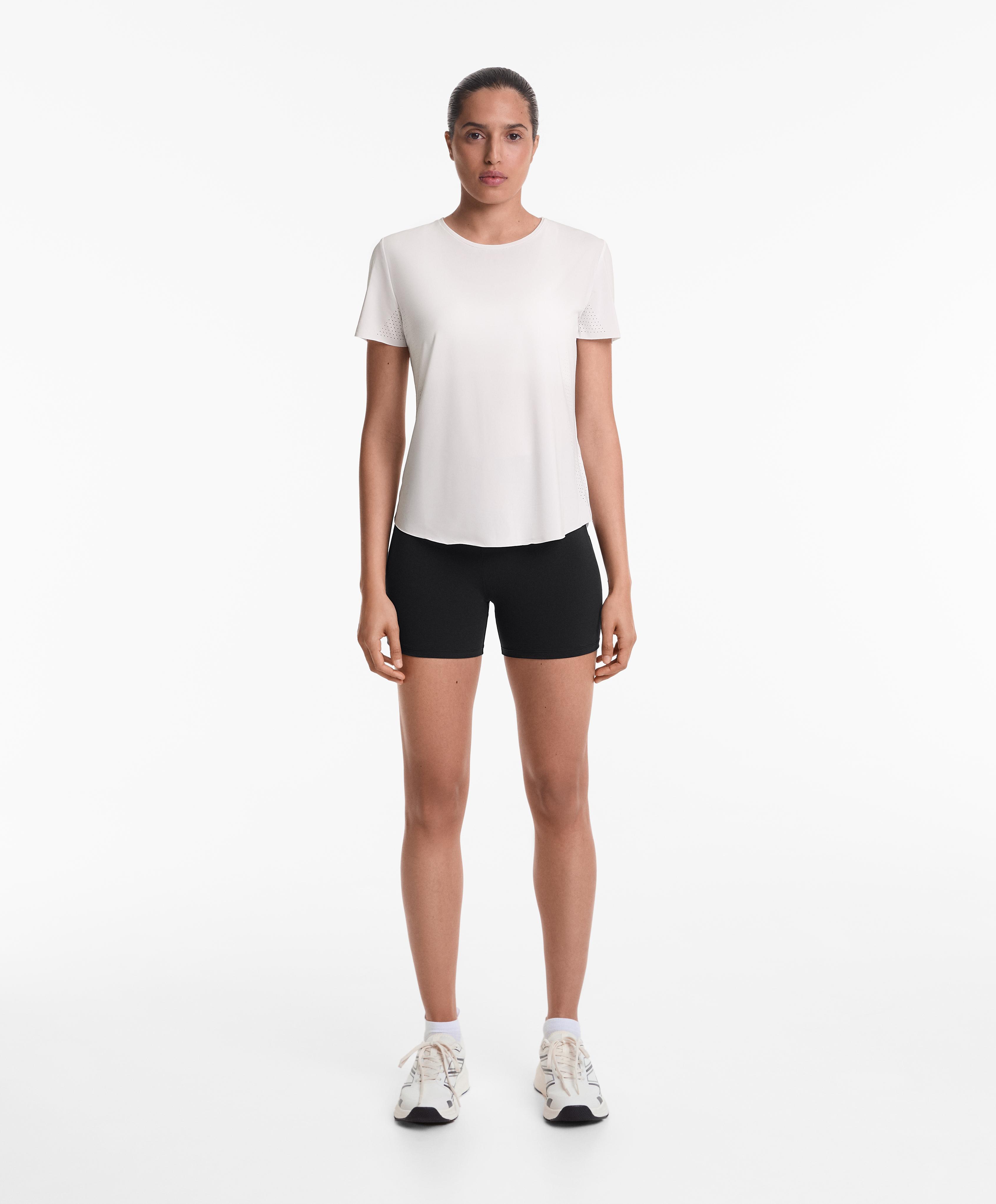 Oysho Running Club fitted short-sleeved technical T-shirt Oysho Running Club fitted short-sleeved technical T-shirt