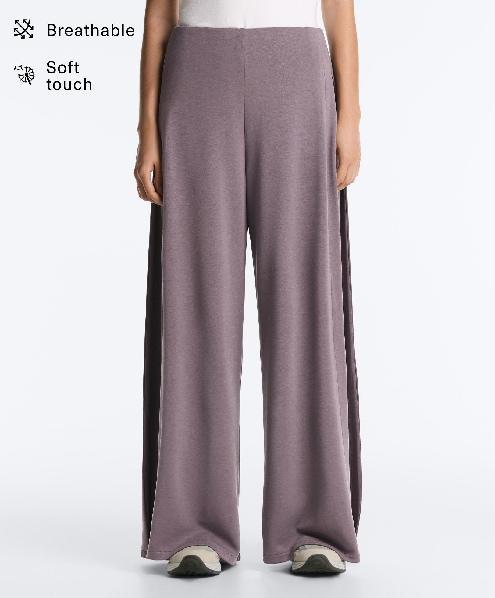 Soft-touch wide-leg trousers with side pleat and modal