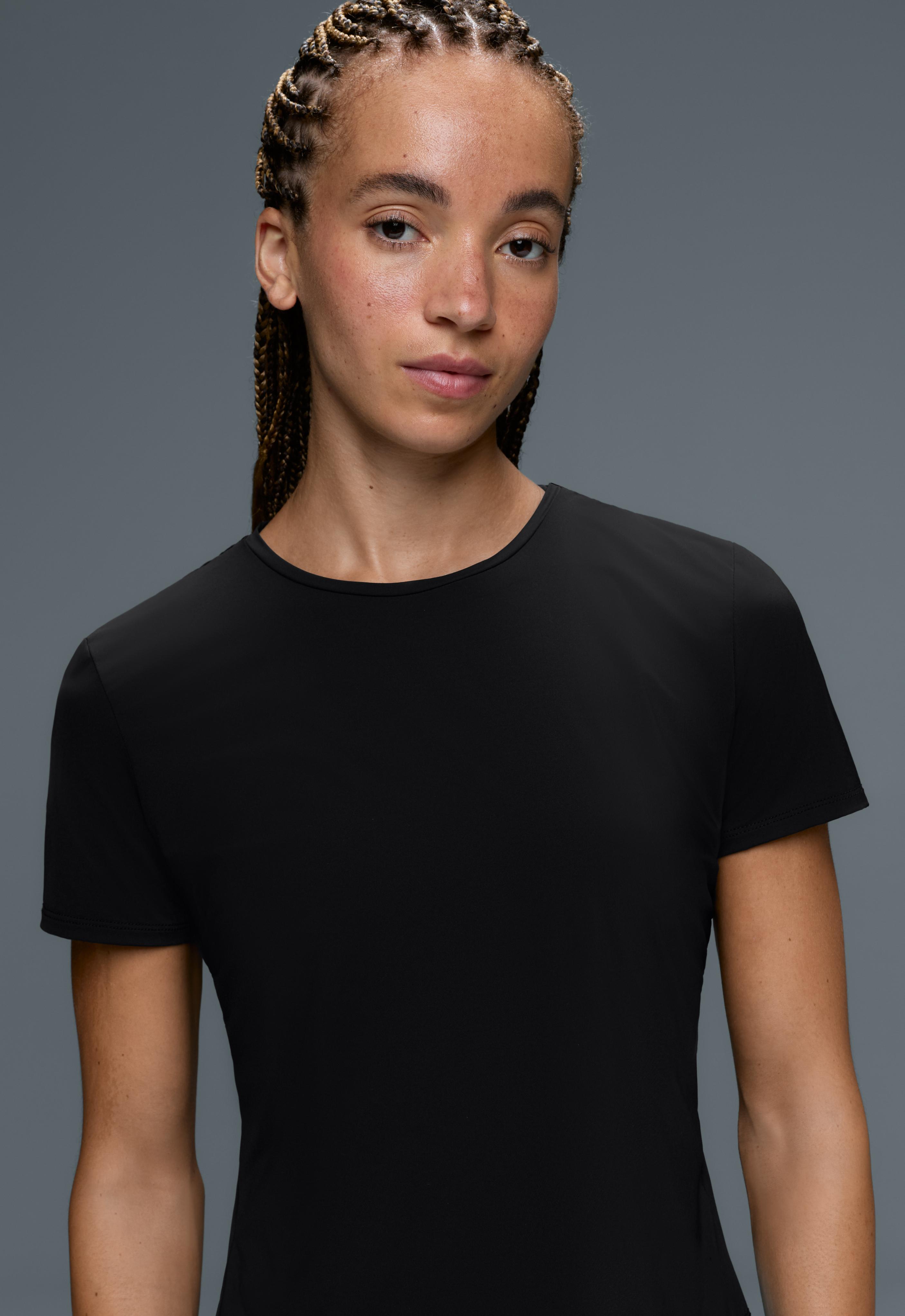 Short-sleeved technical T-shirt — BLACK