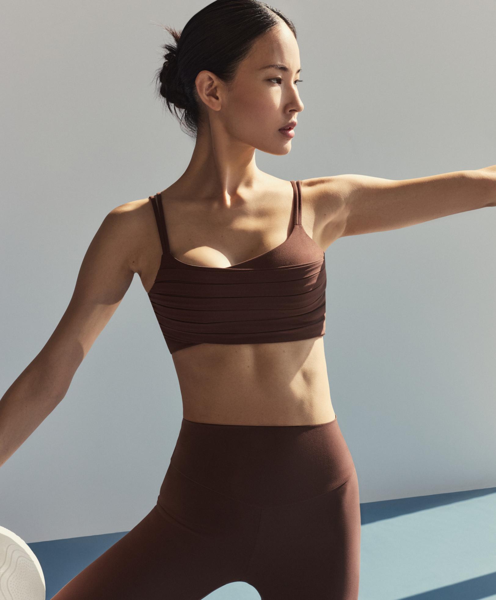 Pleated medium-support Comfortlux sports bra — MID-BROWN