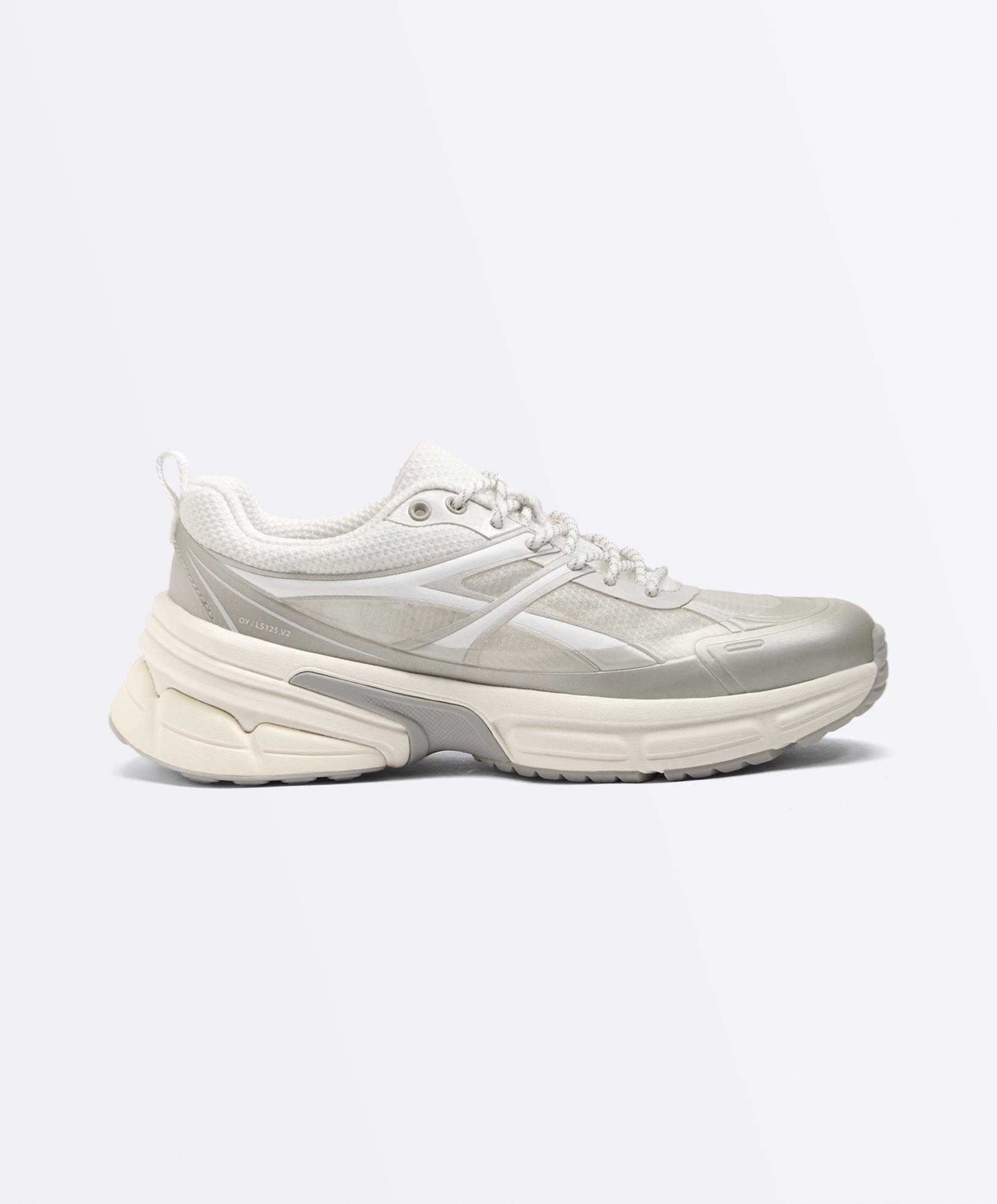 Running-style trainers — WHITE