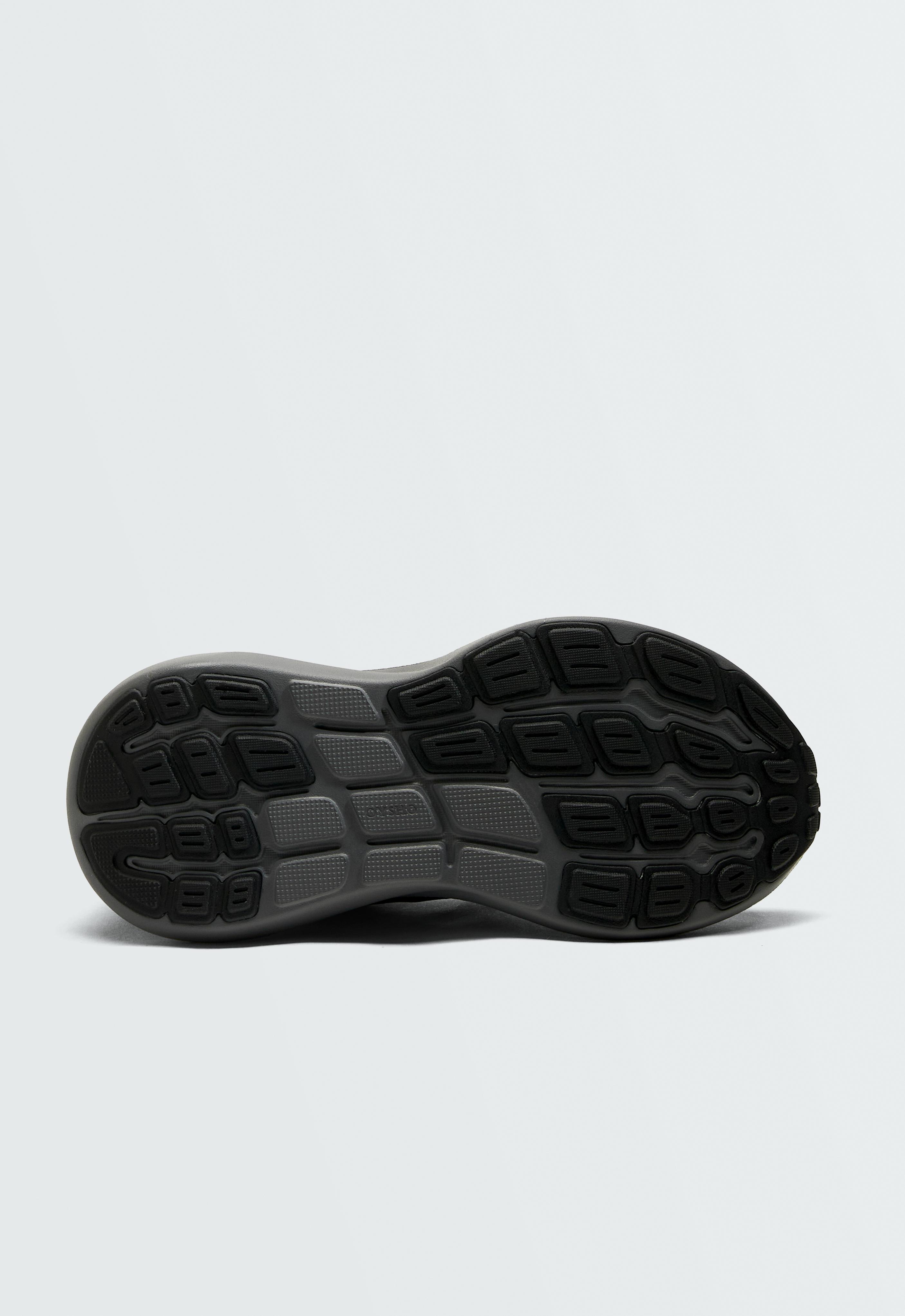 OY/ER 835 Running trainers — BLACK