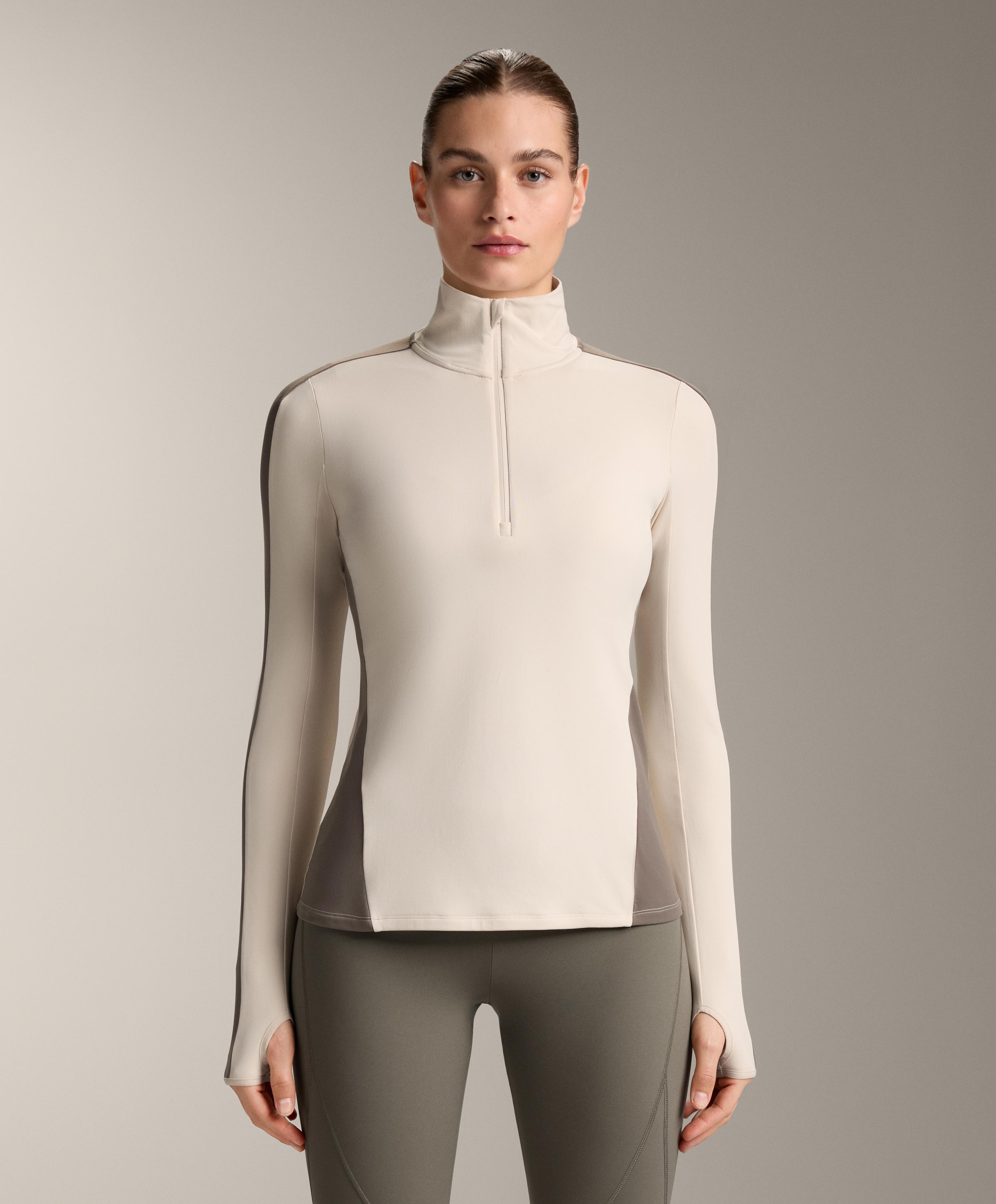 تيشيرت حراري بطبقة أساسية بسحاب نصفي