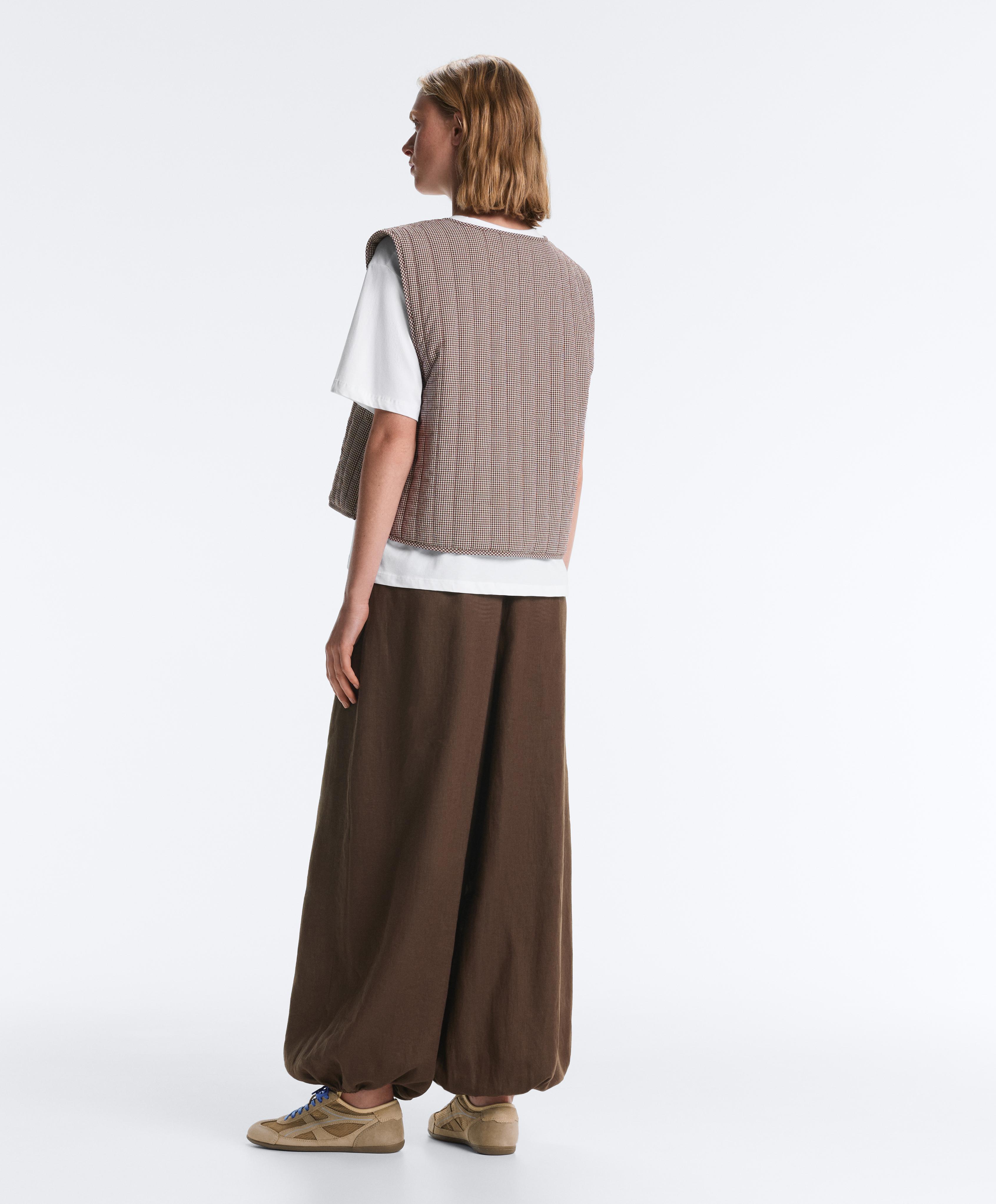 Gingham quilted gilet — MID-BROWN