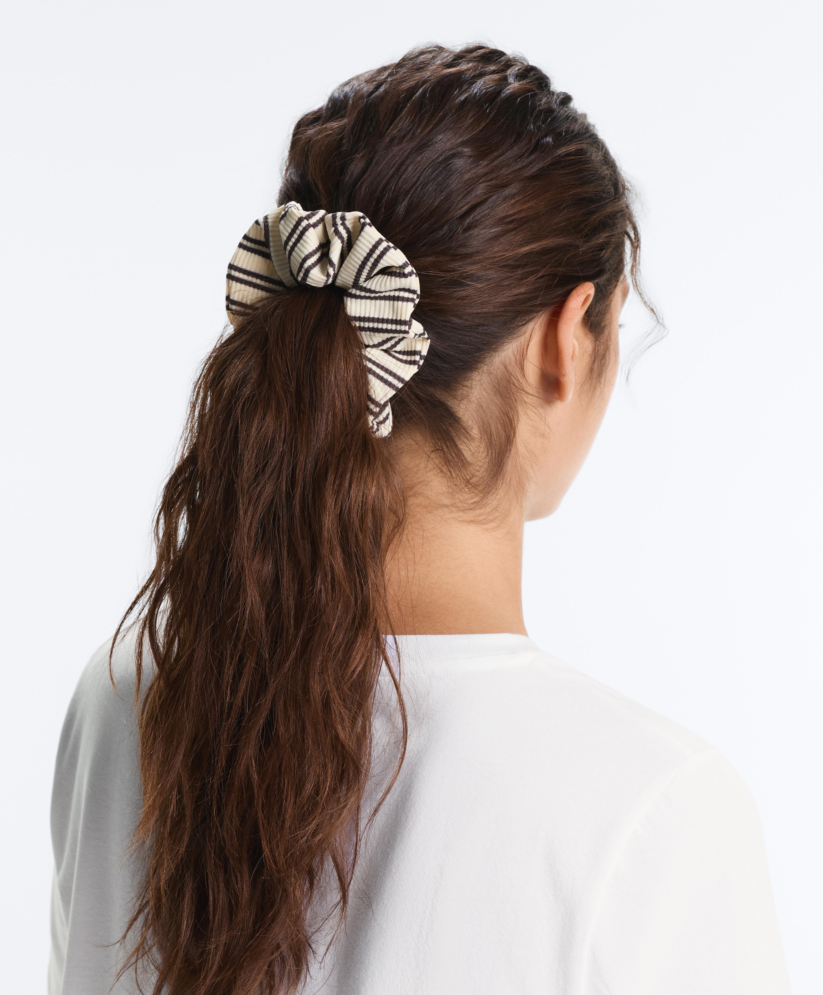 2 striped hair scrunchies — BLUE
