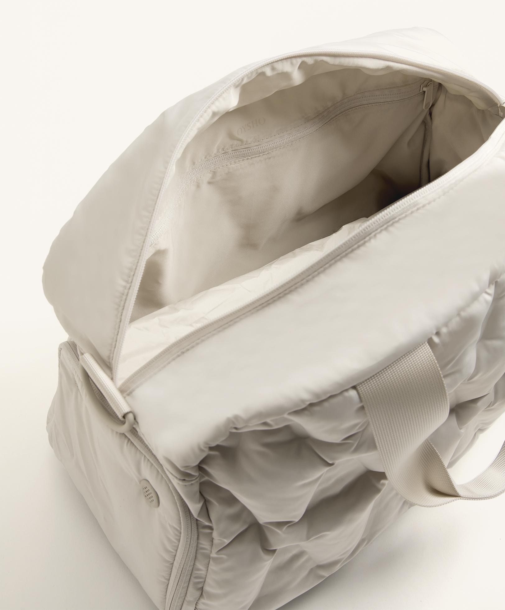 حقيبة رياضية تقنية منجدة حقيبة رياضية تقنية منجدة