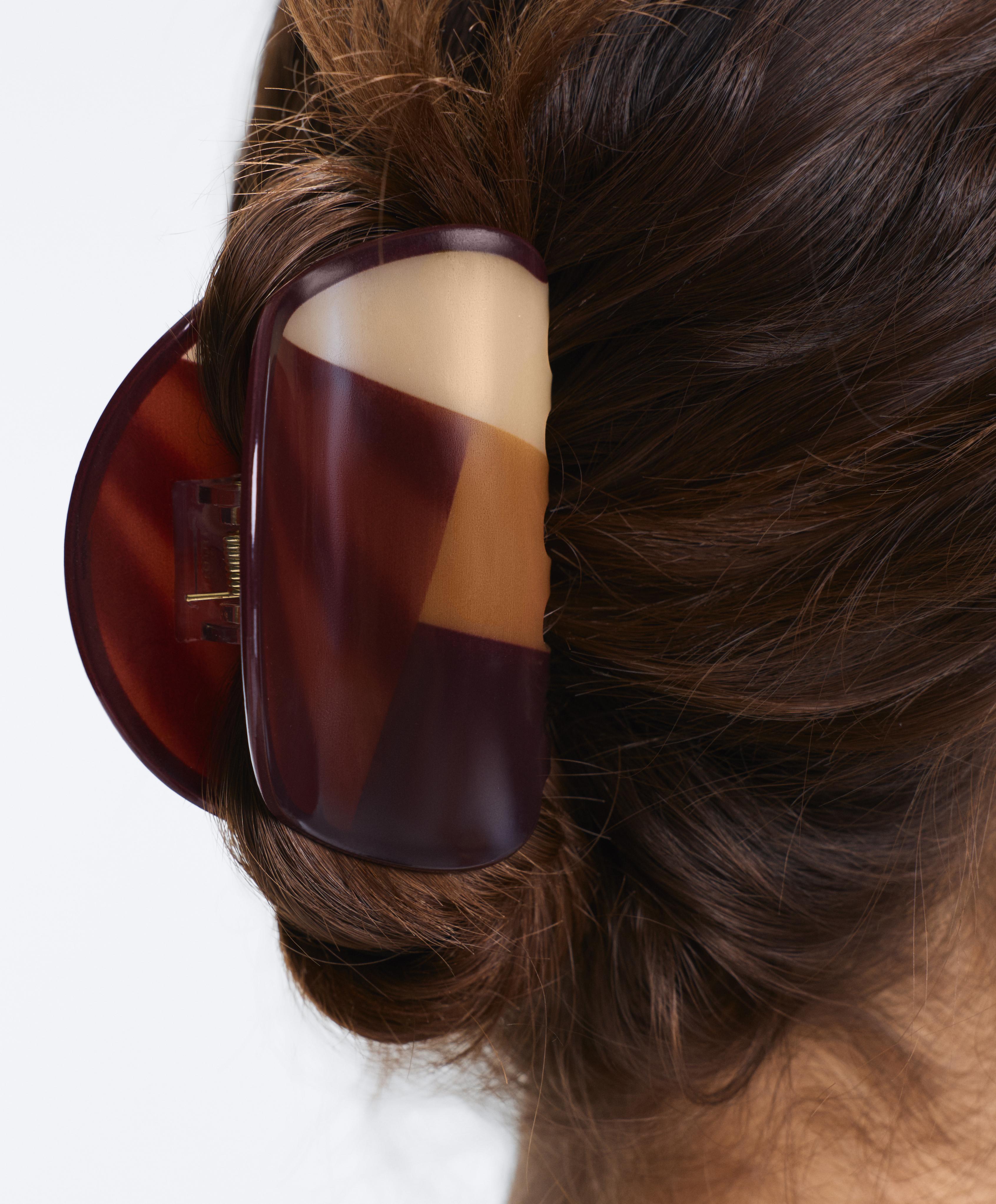 Mosaic hair claw — COGNAC