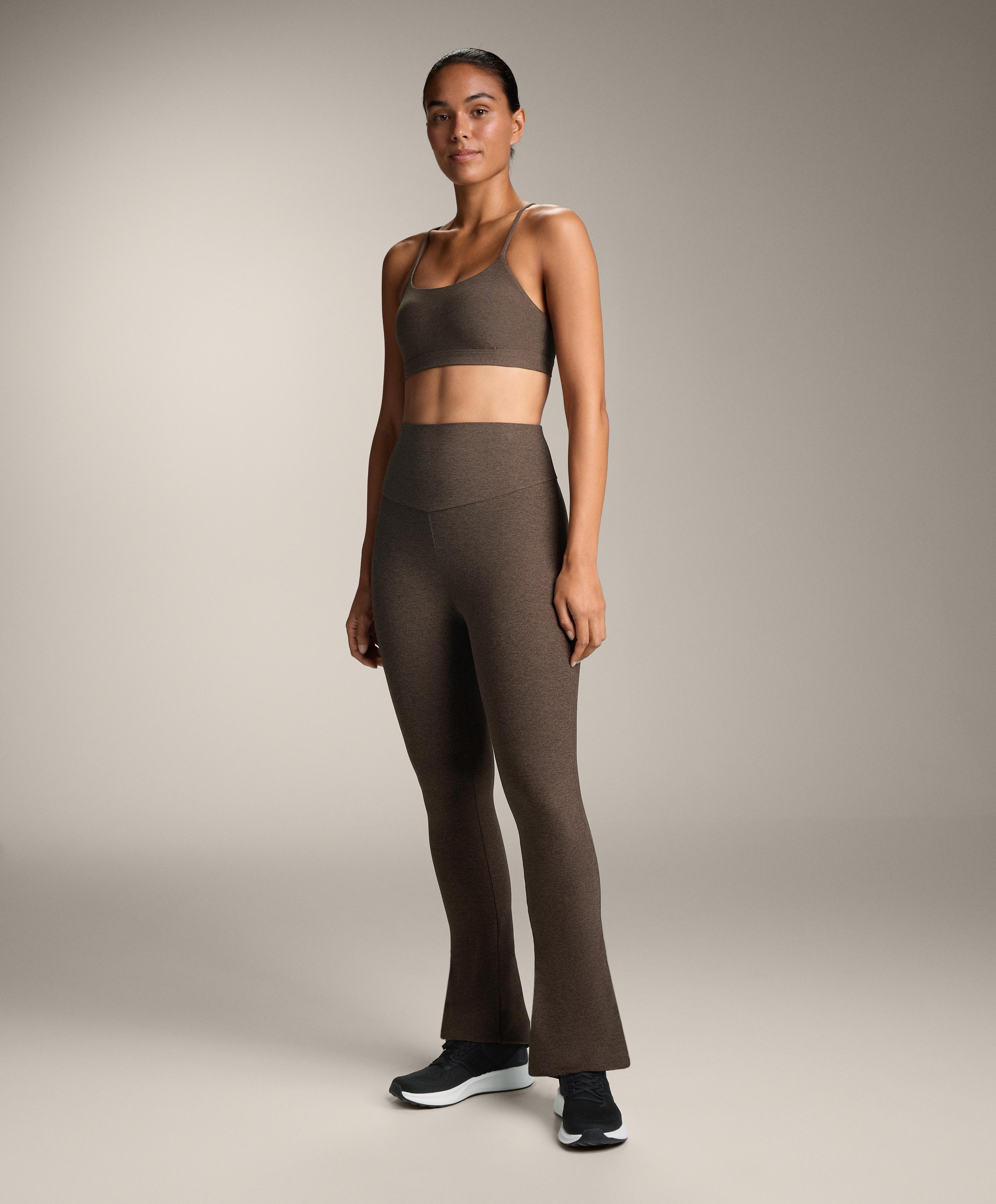 Total look  flare high rise Comfortlux marrón vigoré  y  sujetador