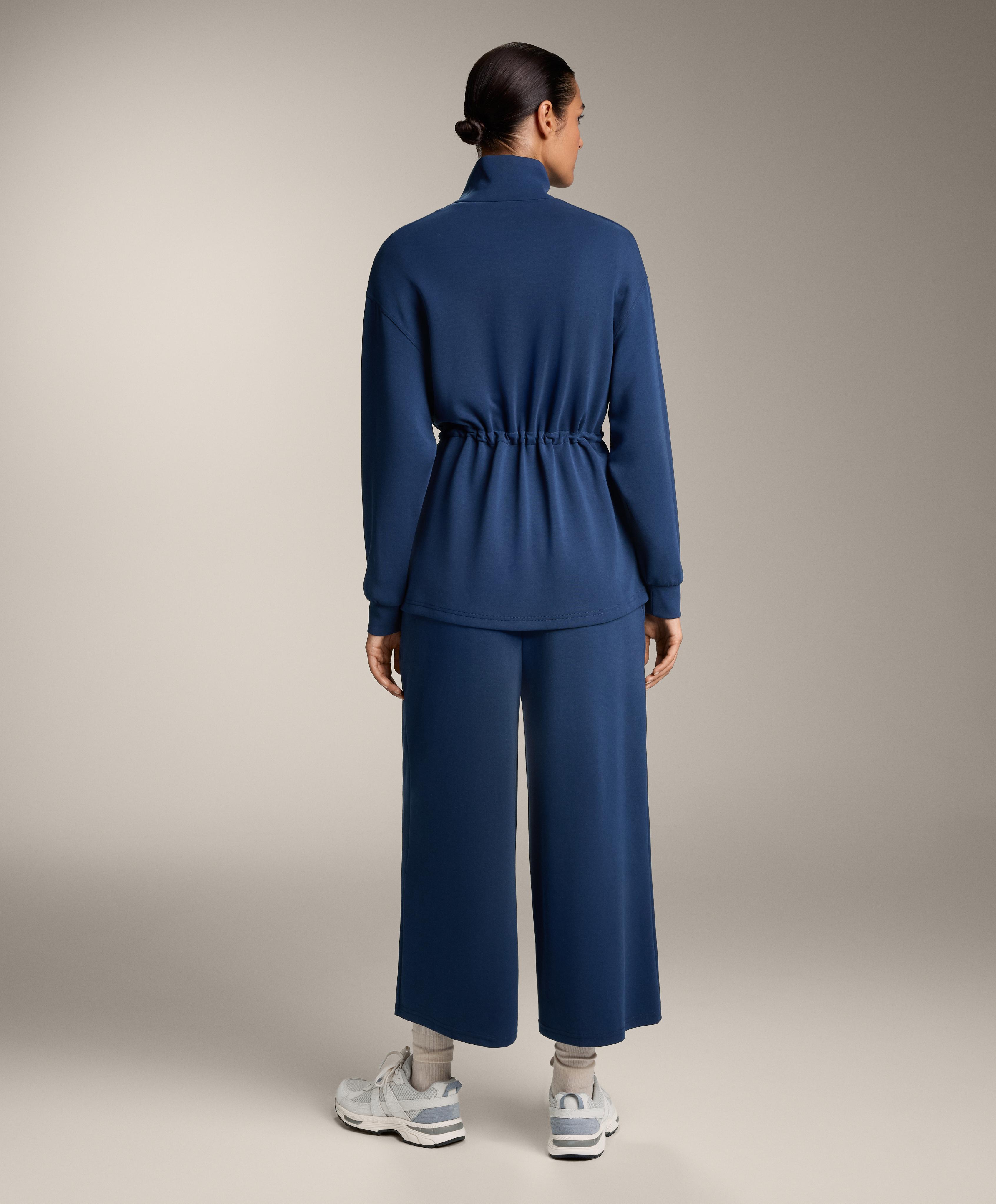 Total look crop ancho con modal azul - Rebajas