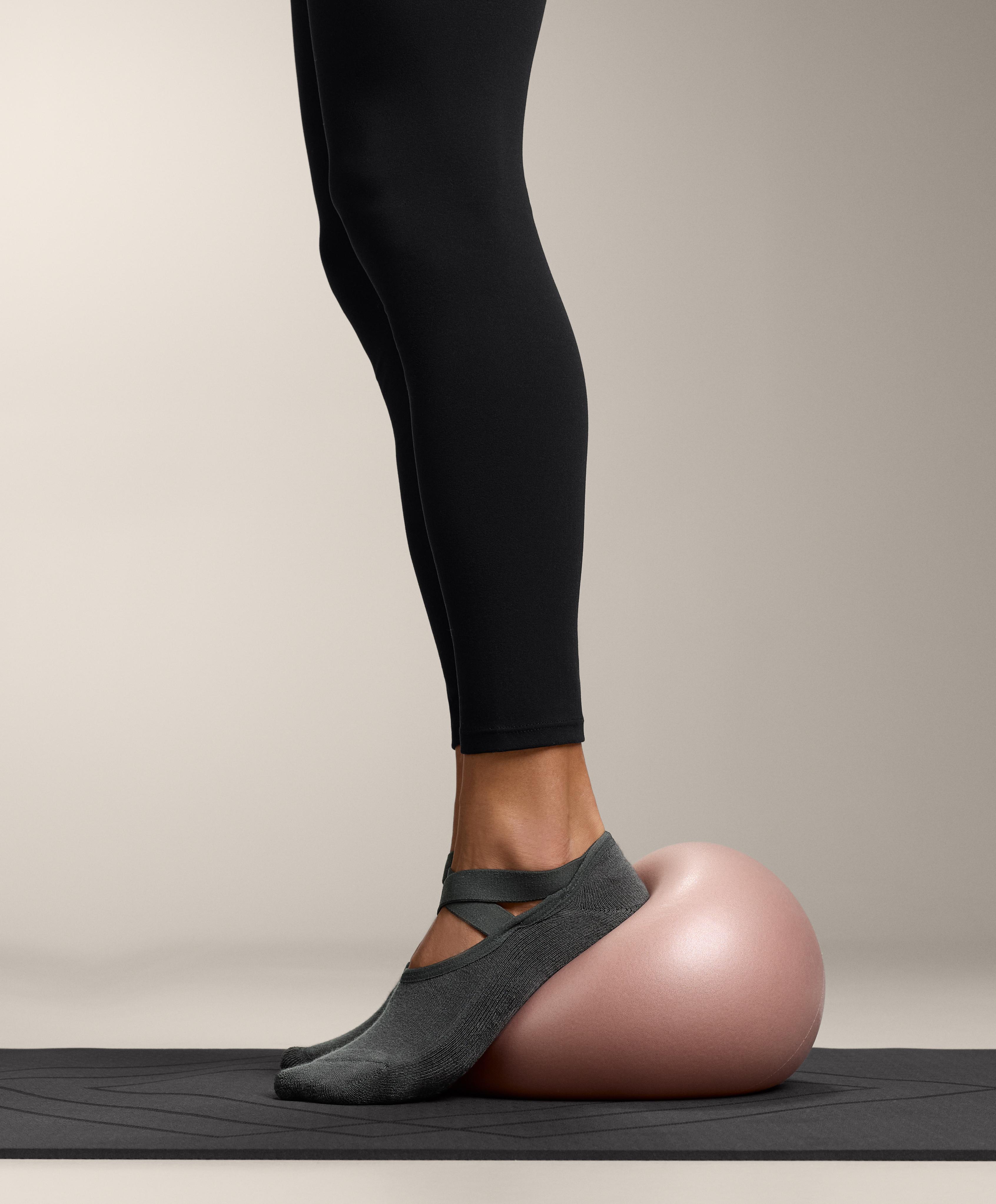 2 pairs of padded cotton blend yoga and Pilates socks with crossover straps