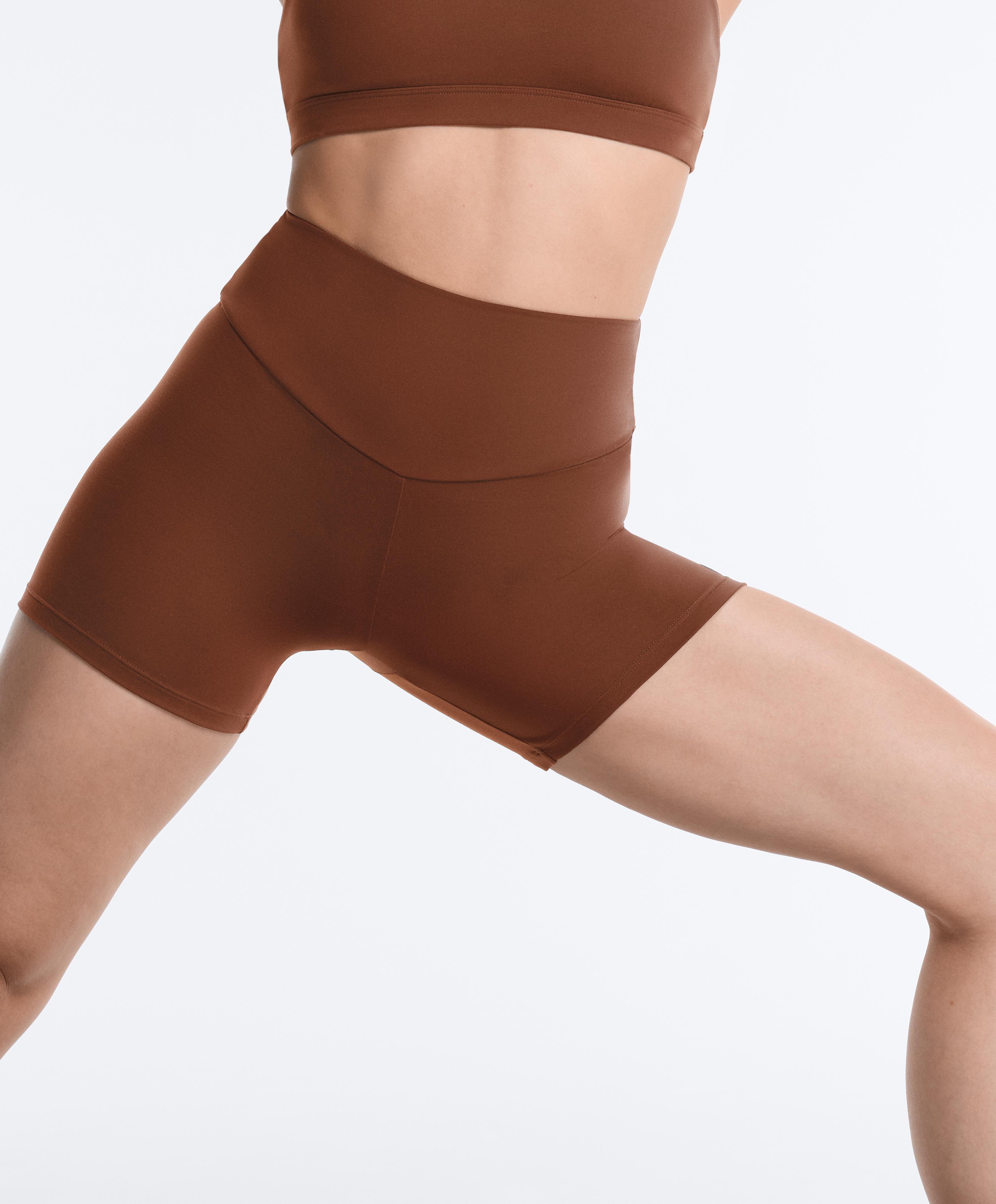 Comfortlux high-waisted 10cm hot pants — COFFEE