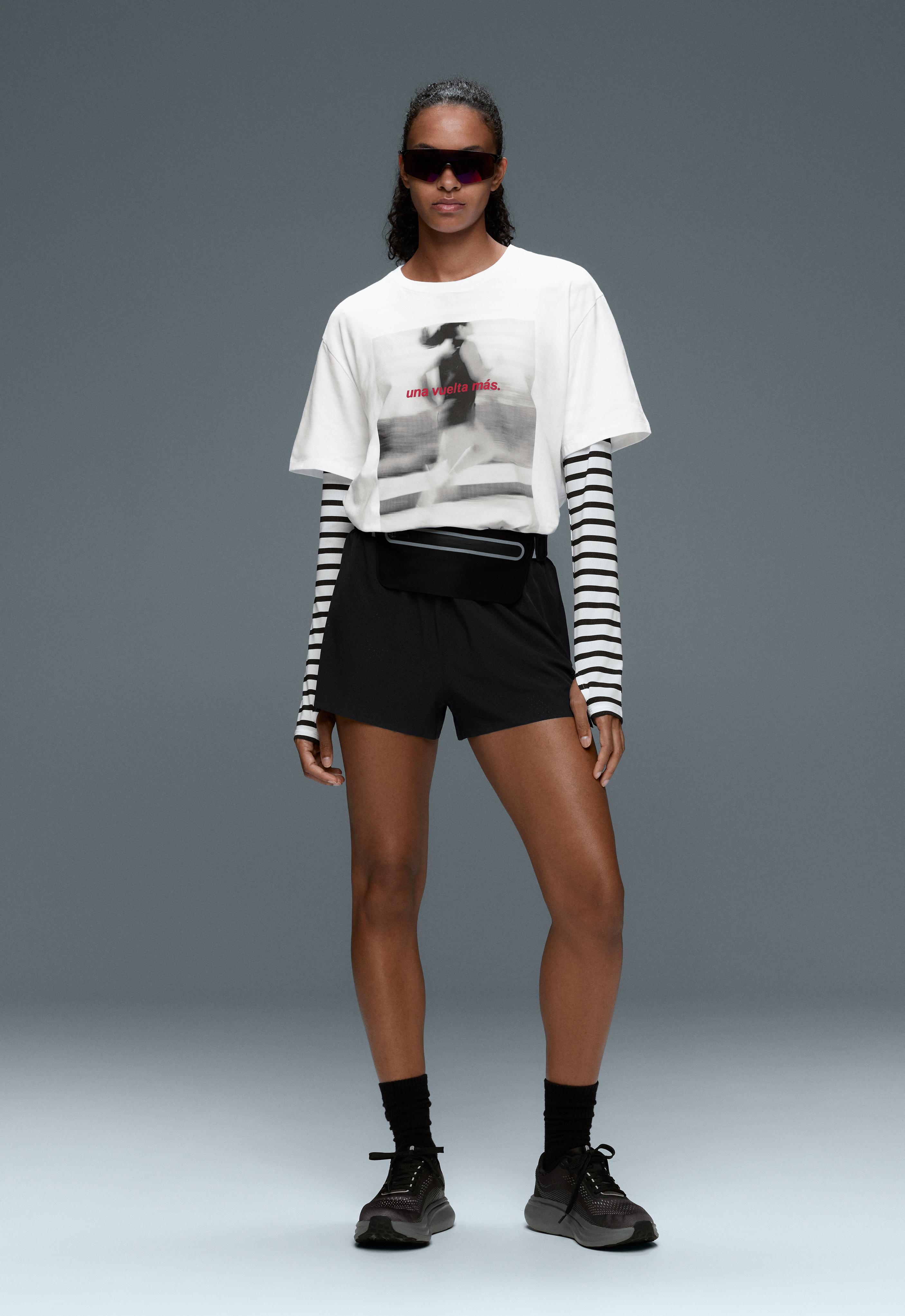Mid-rise 7cm technical shorts