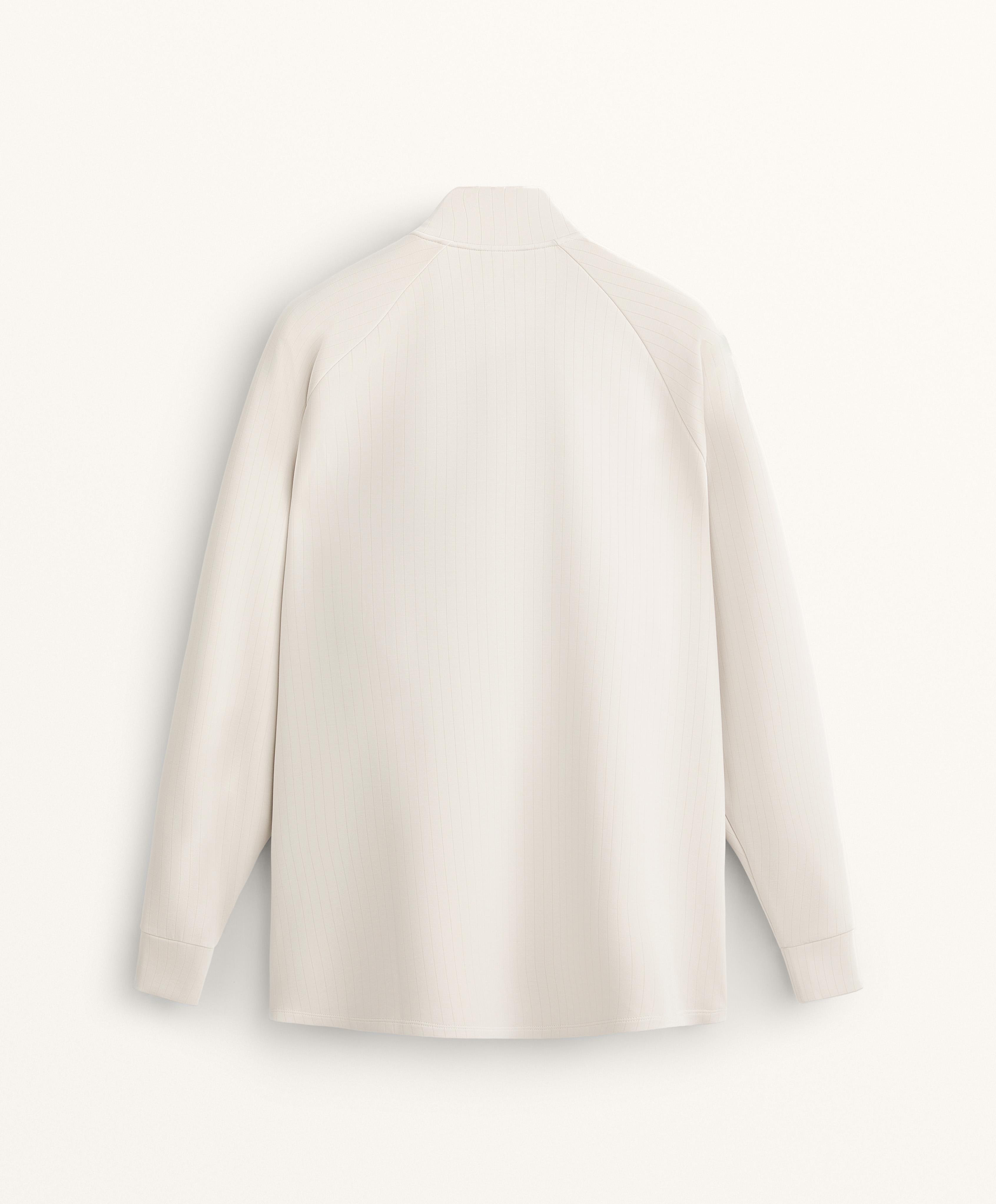Chaqueta longa raias colo subido con modal tacto suave