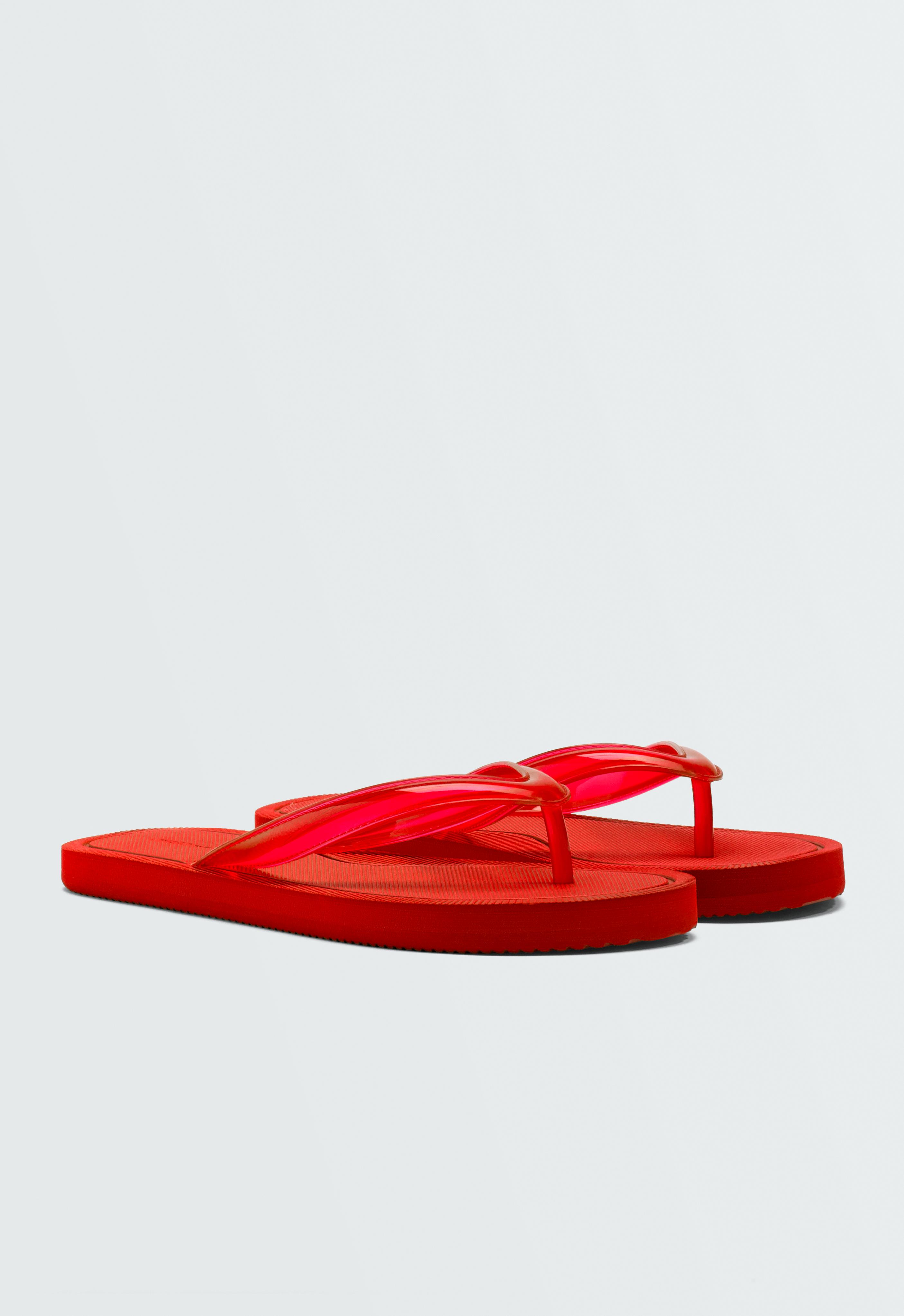 Textured beach sandals
