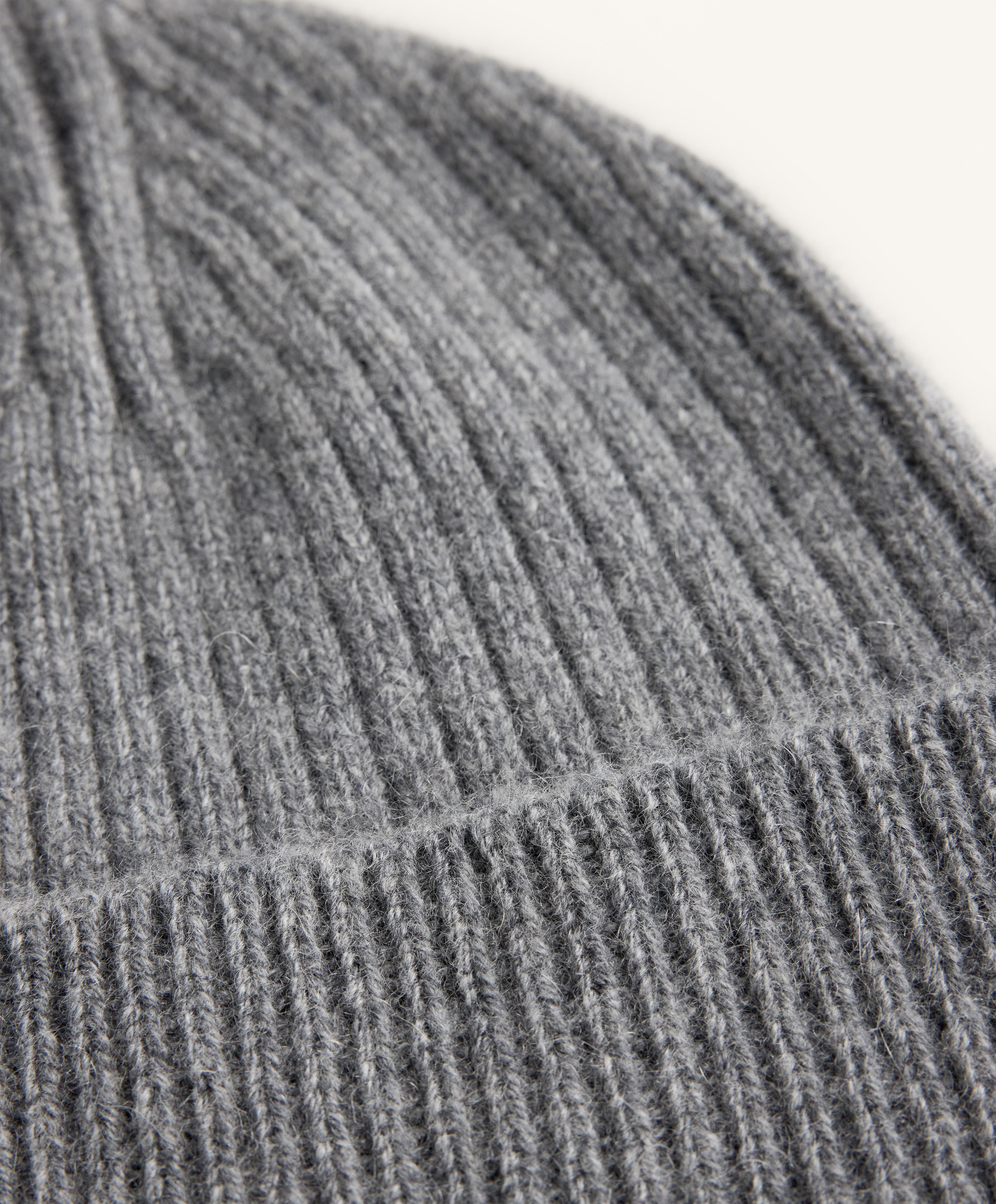 100% cashmere knit hat