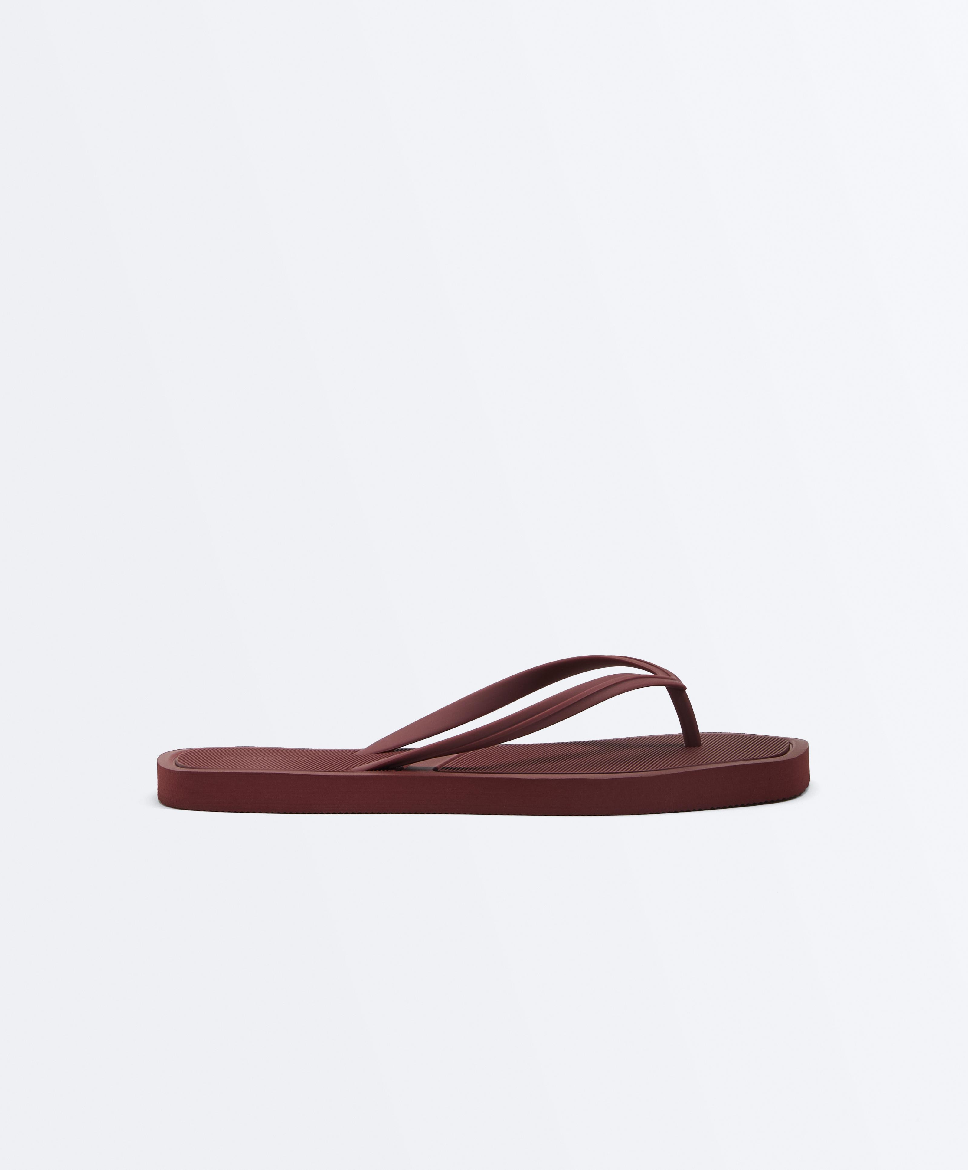 Embossed beach sandals