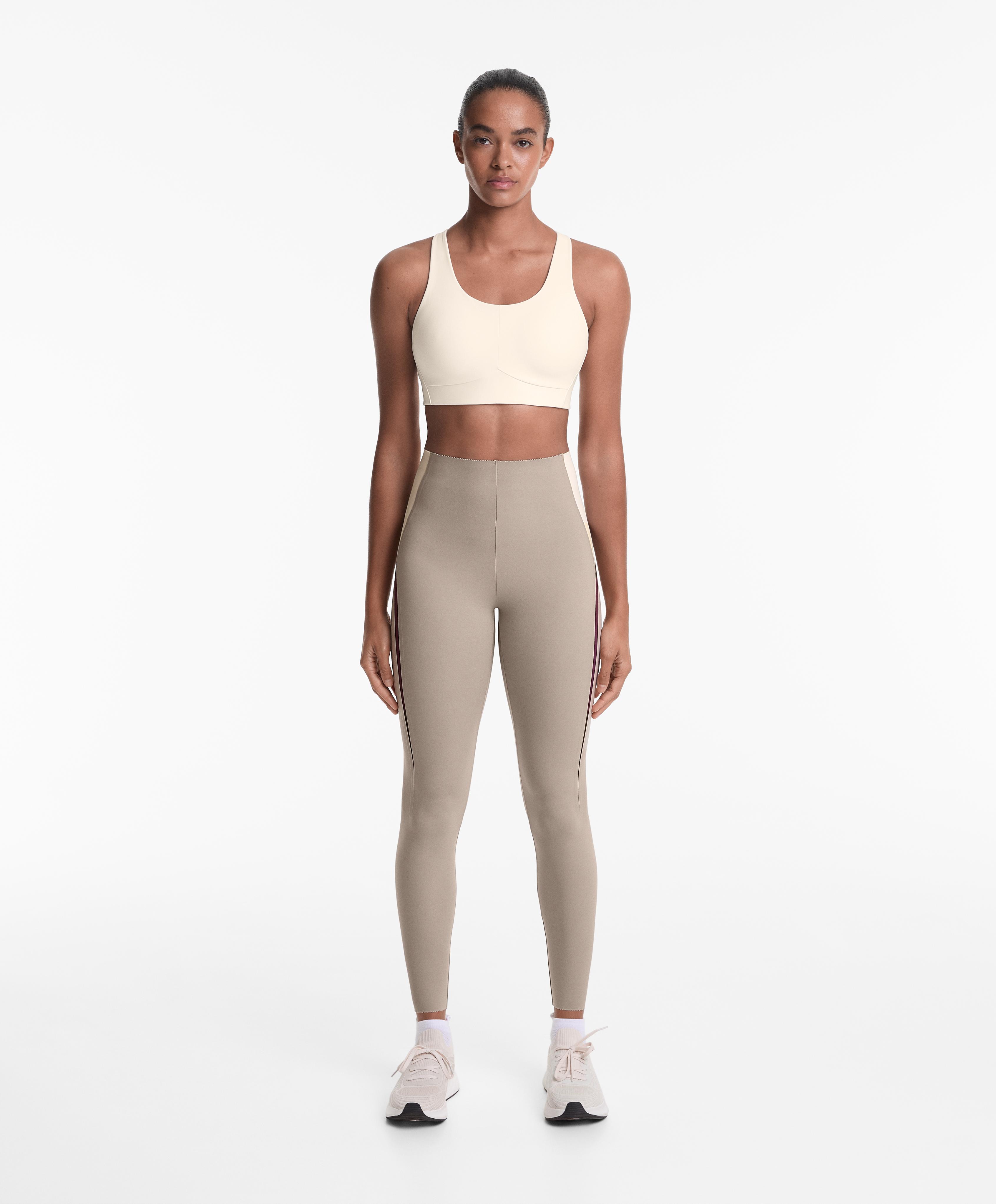 حمالة صدر رياضية Compressive بتدعيم عالٍ حمالة صدر رياضية Compressive بتدعيم عالٍ