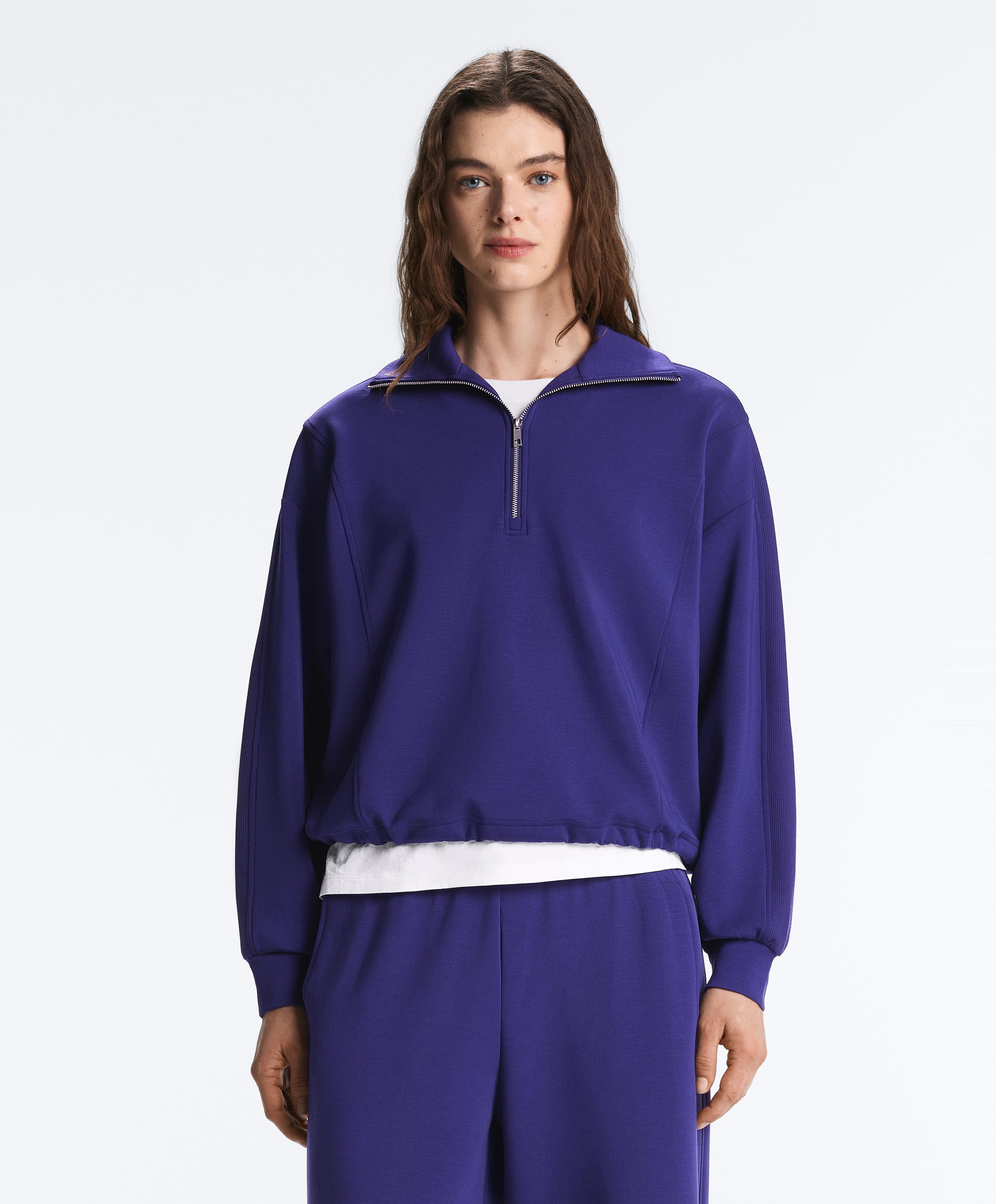 سويت شيرت بسحاب نصفي من المودال ممشط سويت شيرت بسحاب نصفي من المودال ممشط