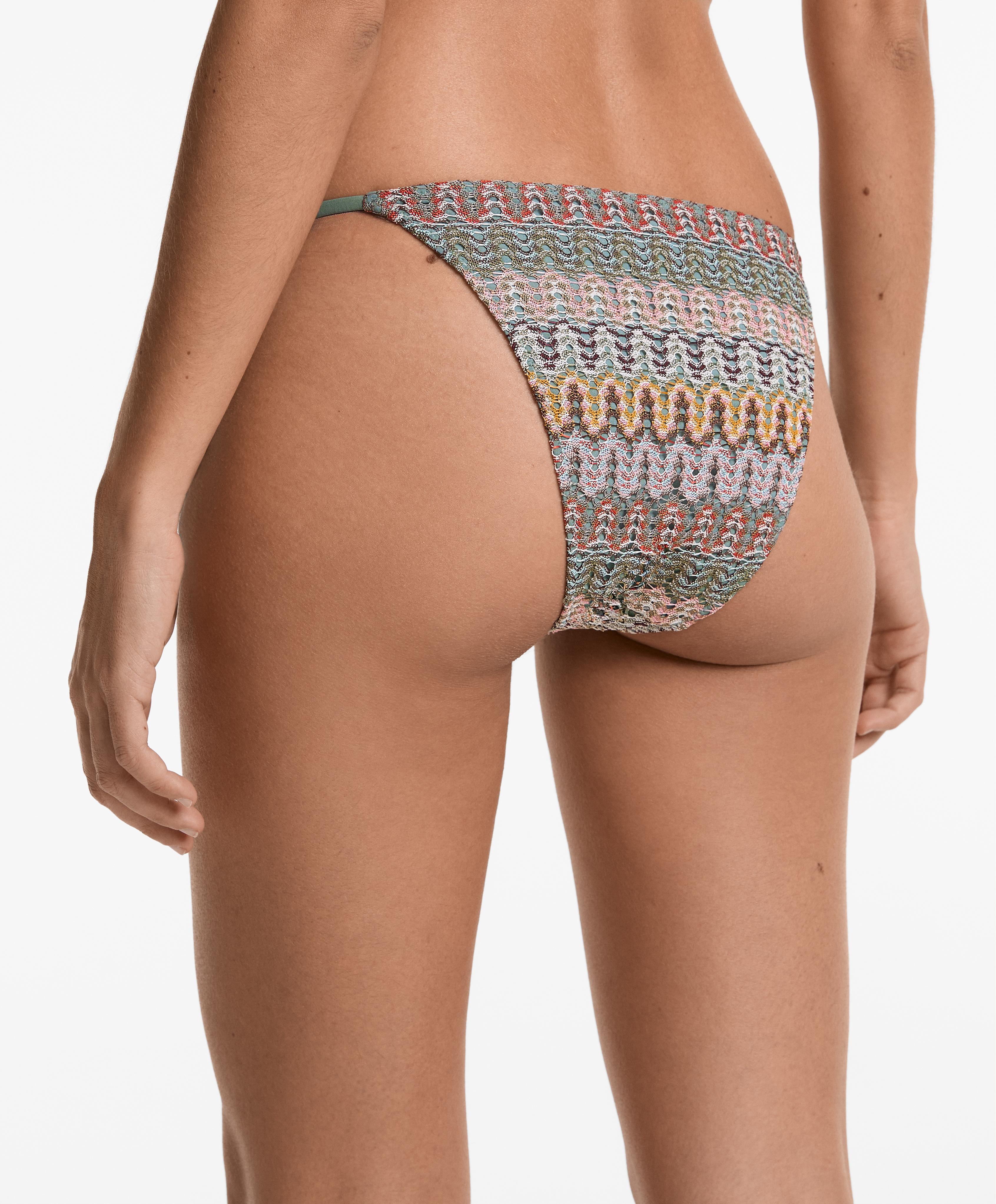 Cueca de biquíni média com laços em crochet - Saldos Cueca de biquíni média com laços em crochet - Saldos