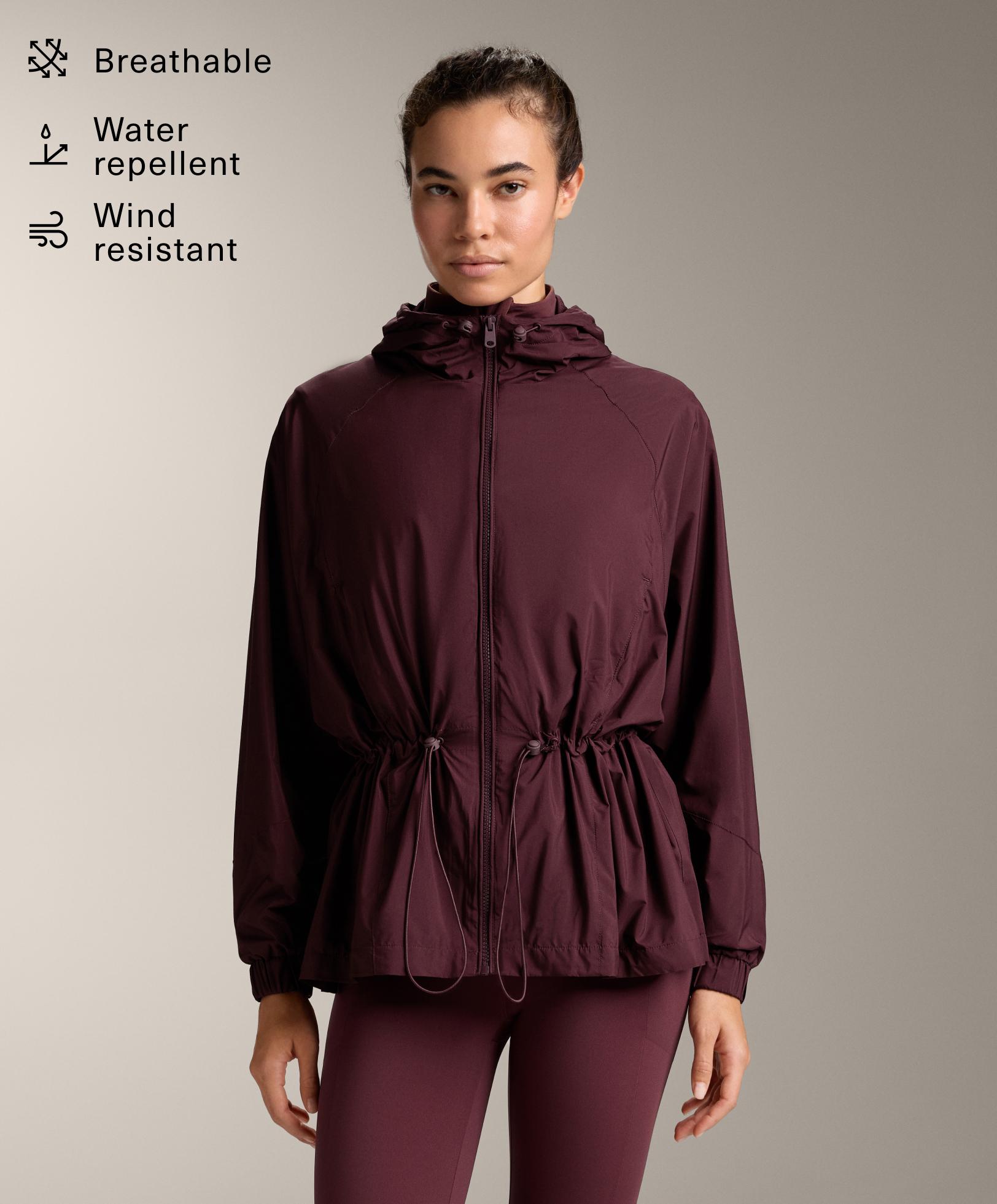 جاكيت واقٍ من الريح طويل وصاد للماء جاكيت واقٍ من الريح طويل وصاد للماء