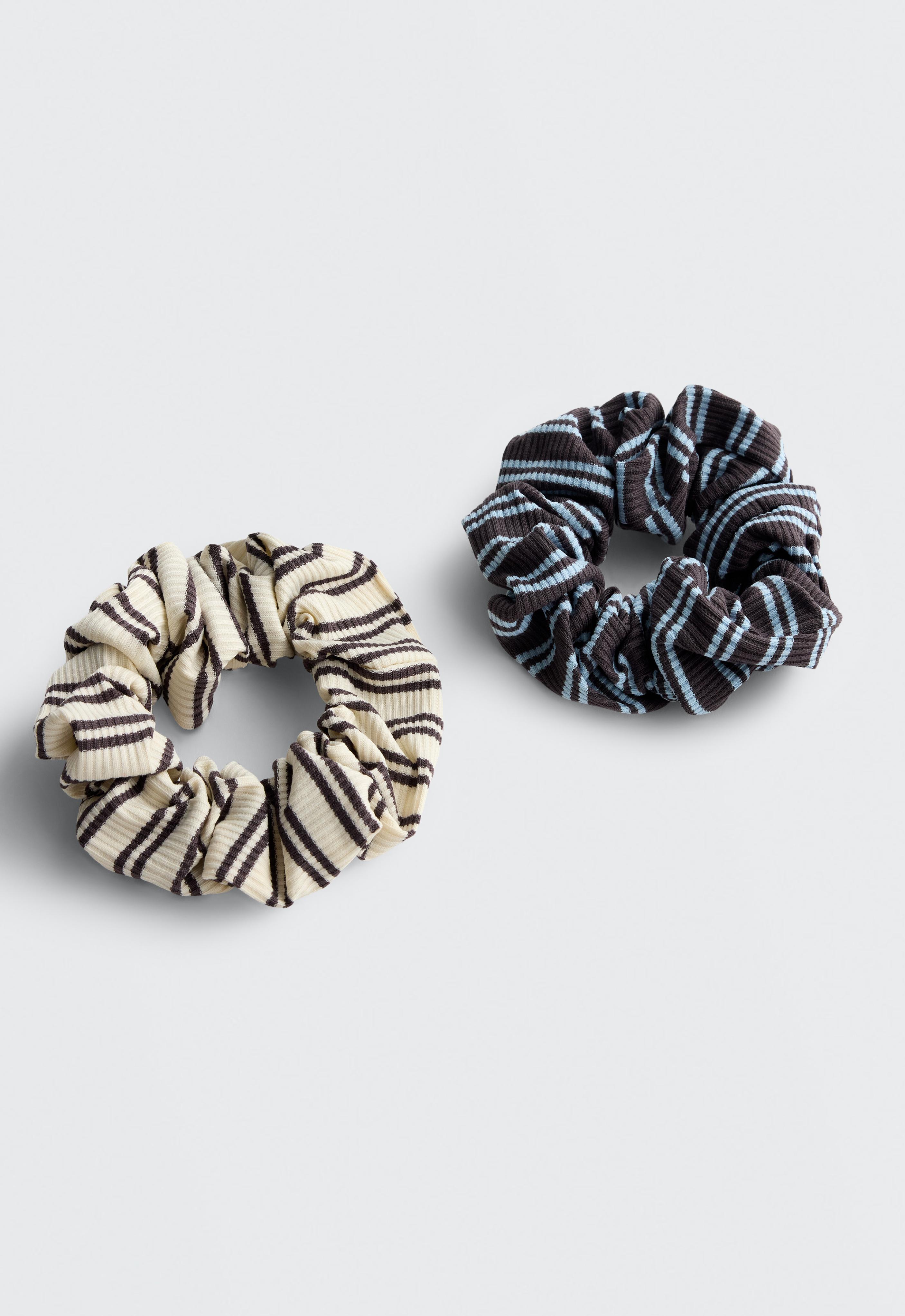 2 striped scrunchies