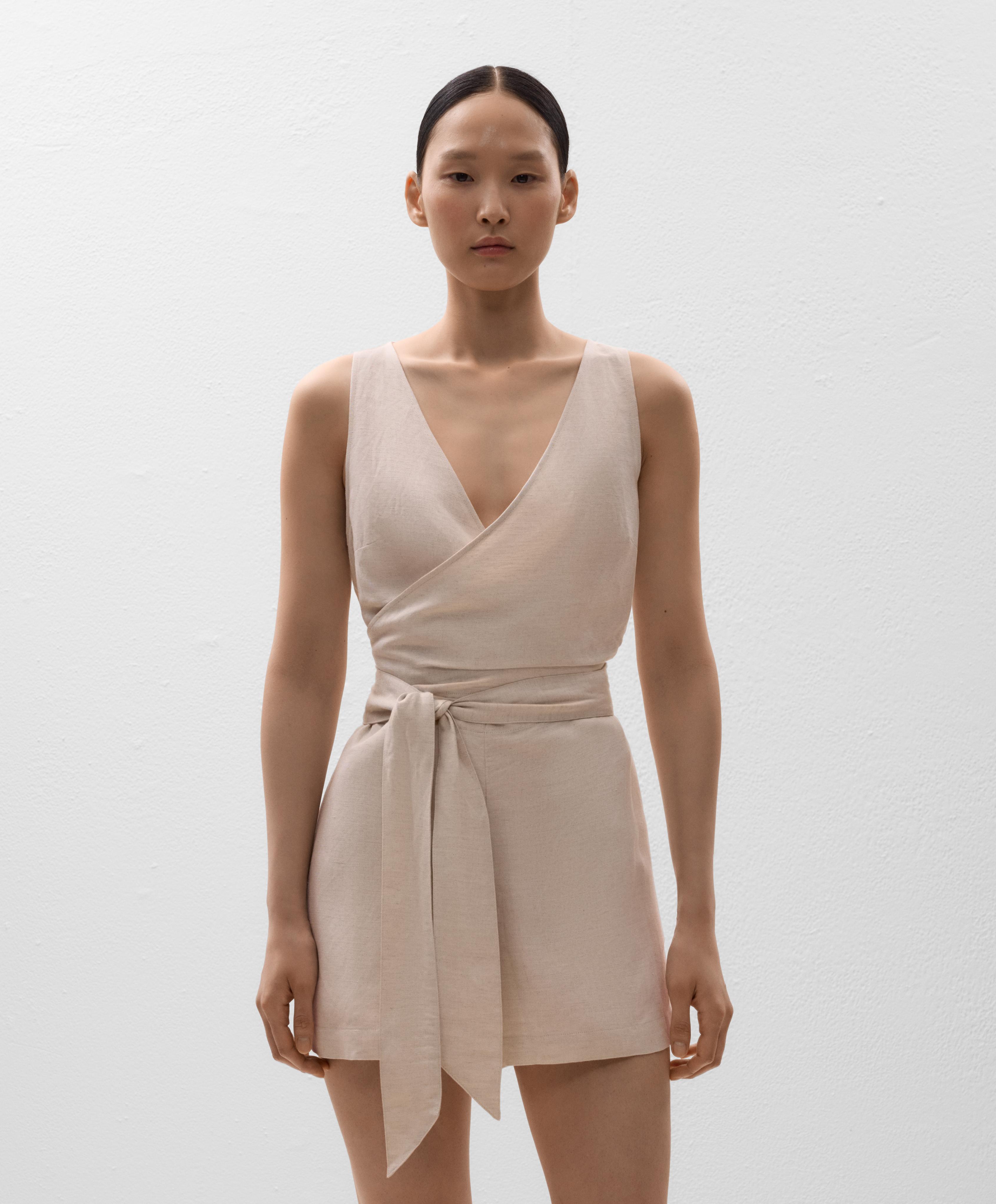 Short knotted jumpsuit with linen