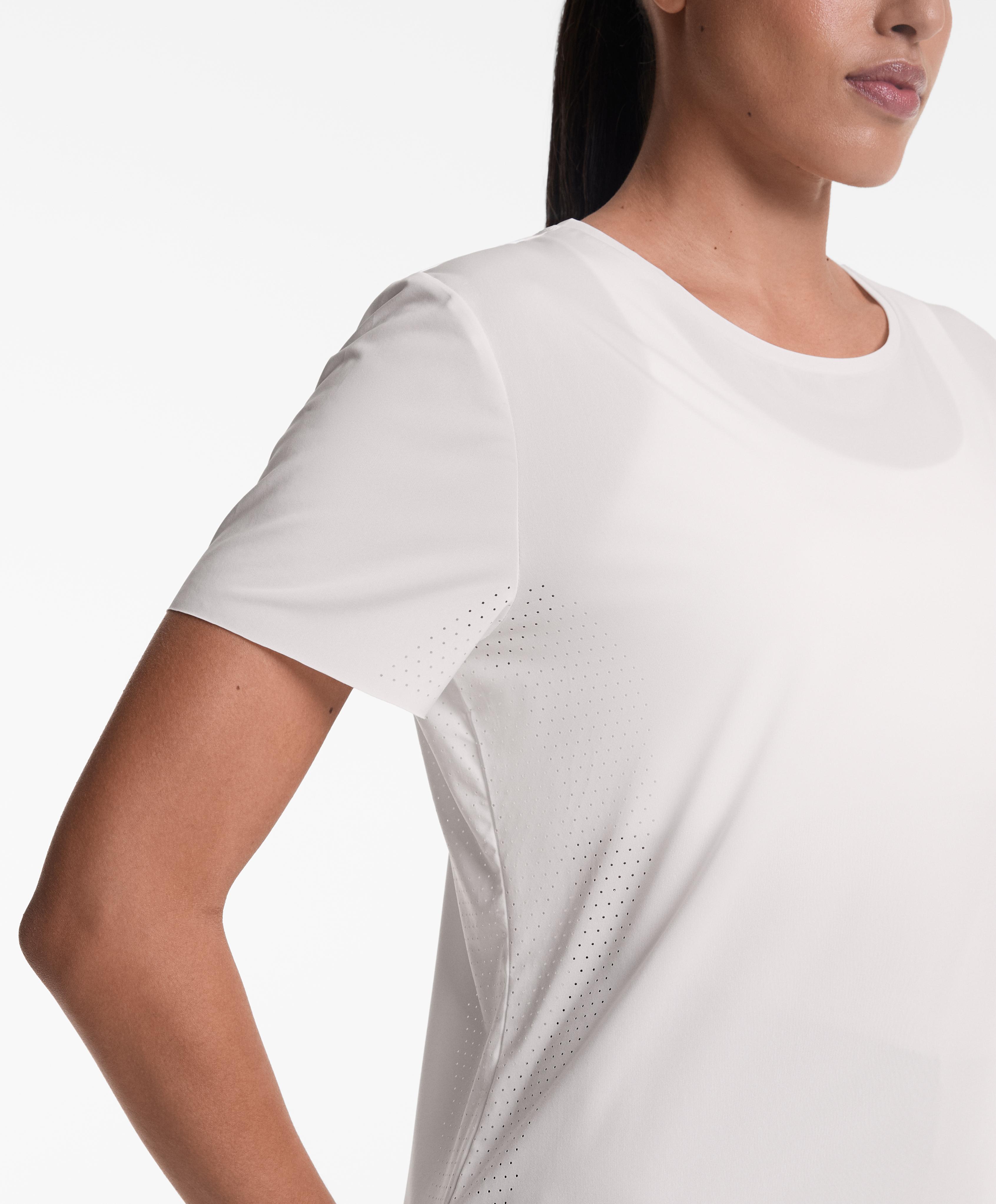 T-shirt technique à manches courtes et microperforations