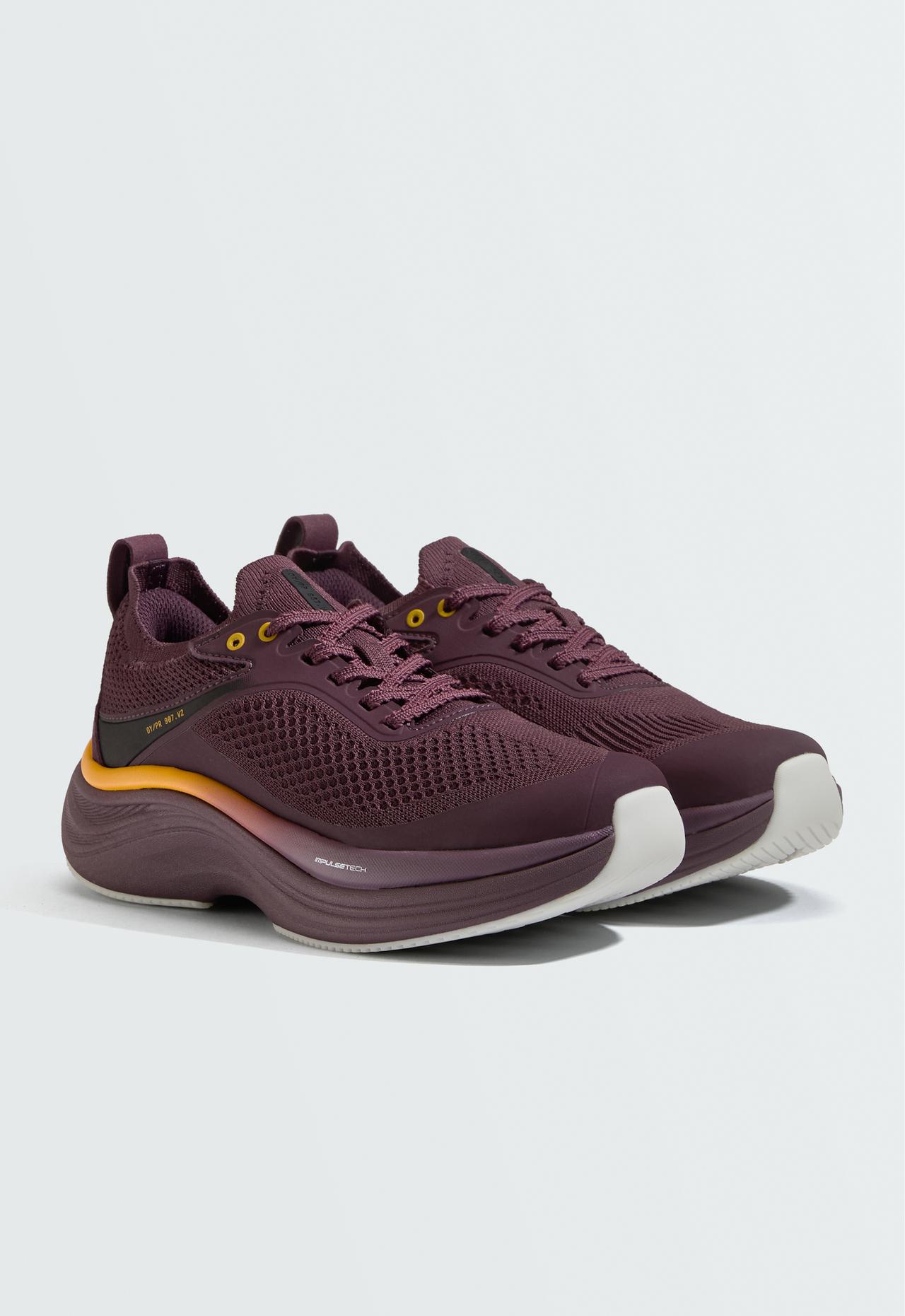 OY/PR 907 V2 running trainers — BURGUNDY