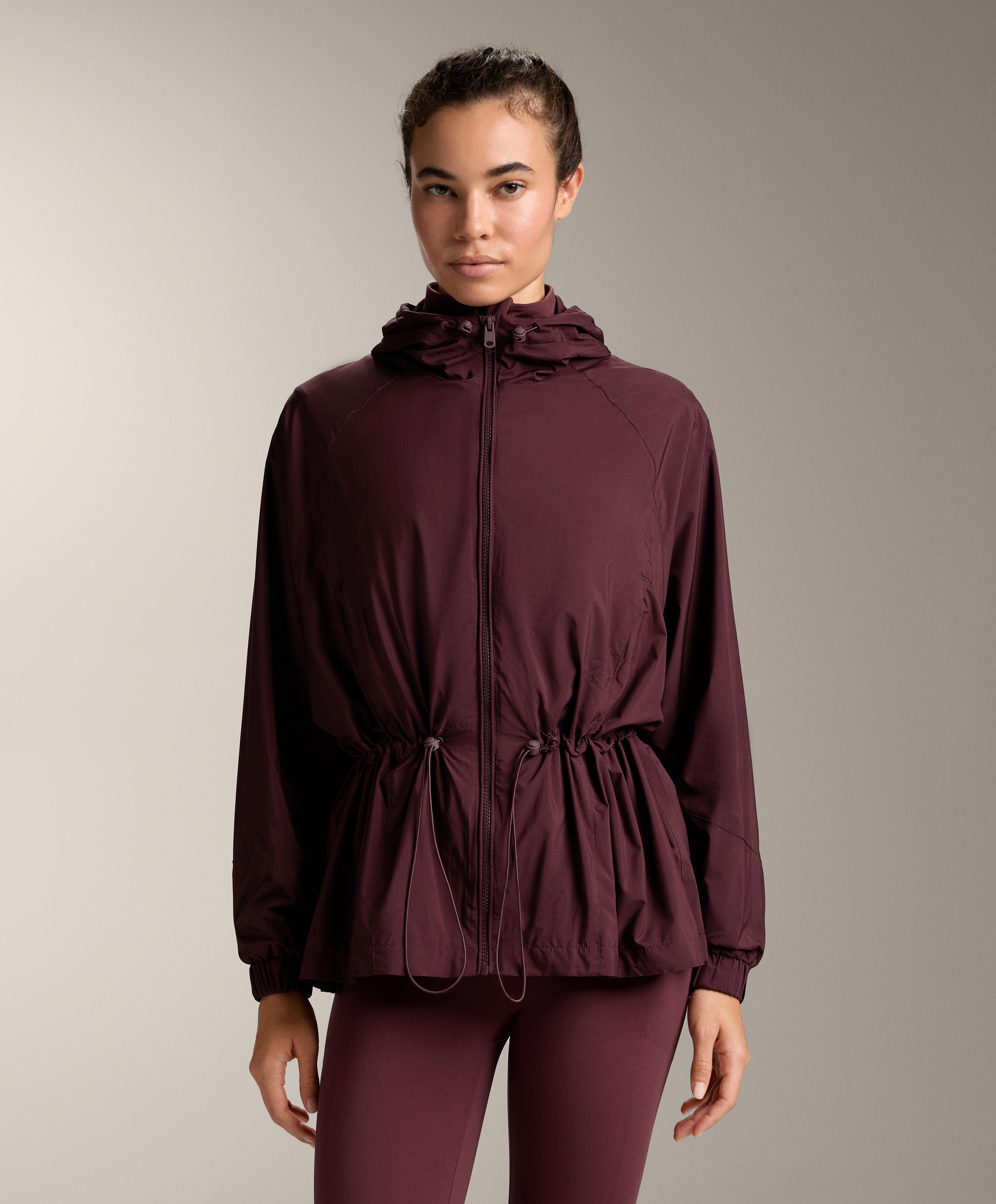 Long water-repellent windbreaker