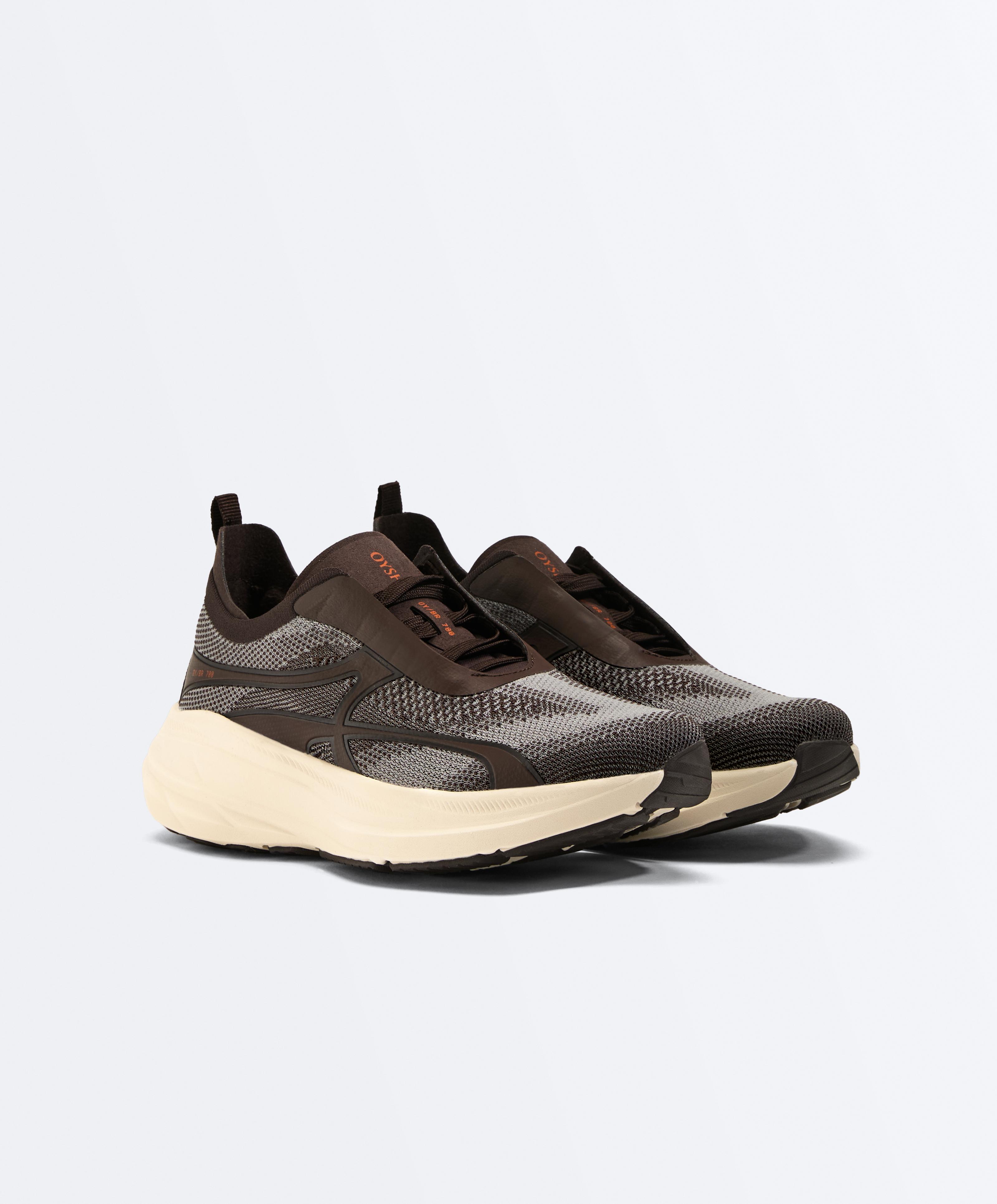 Running trainers OY/BR 700 — BROWN