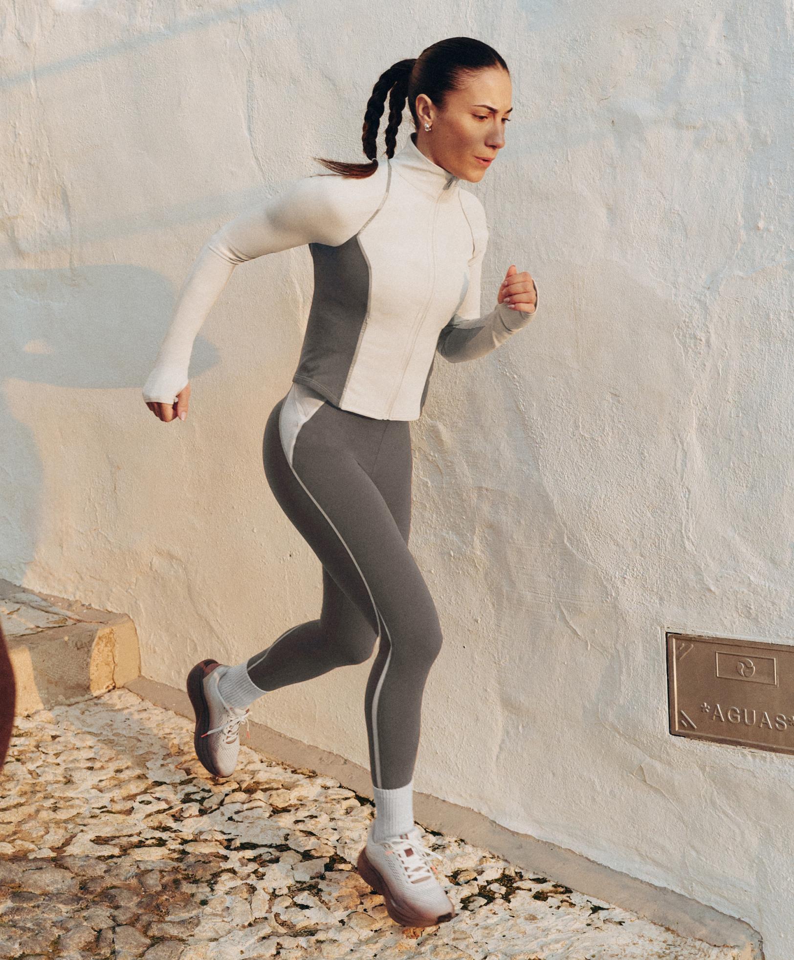 Light warm reflective technical jacket — SAND