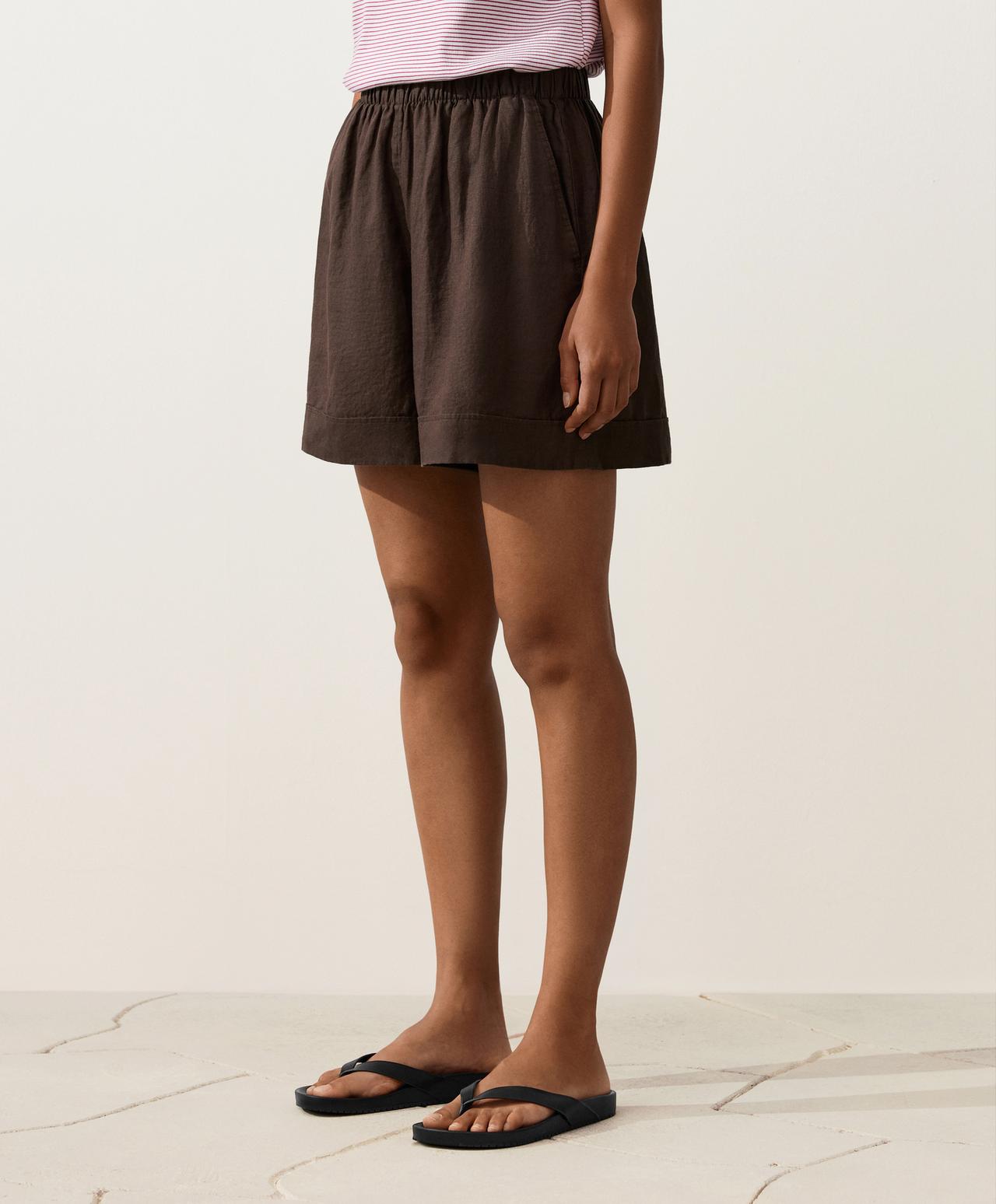100% linen Bermuda shorts — DARK BROWN