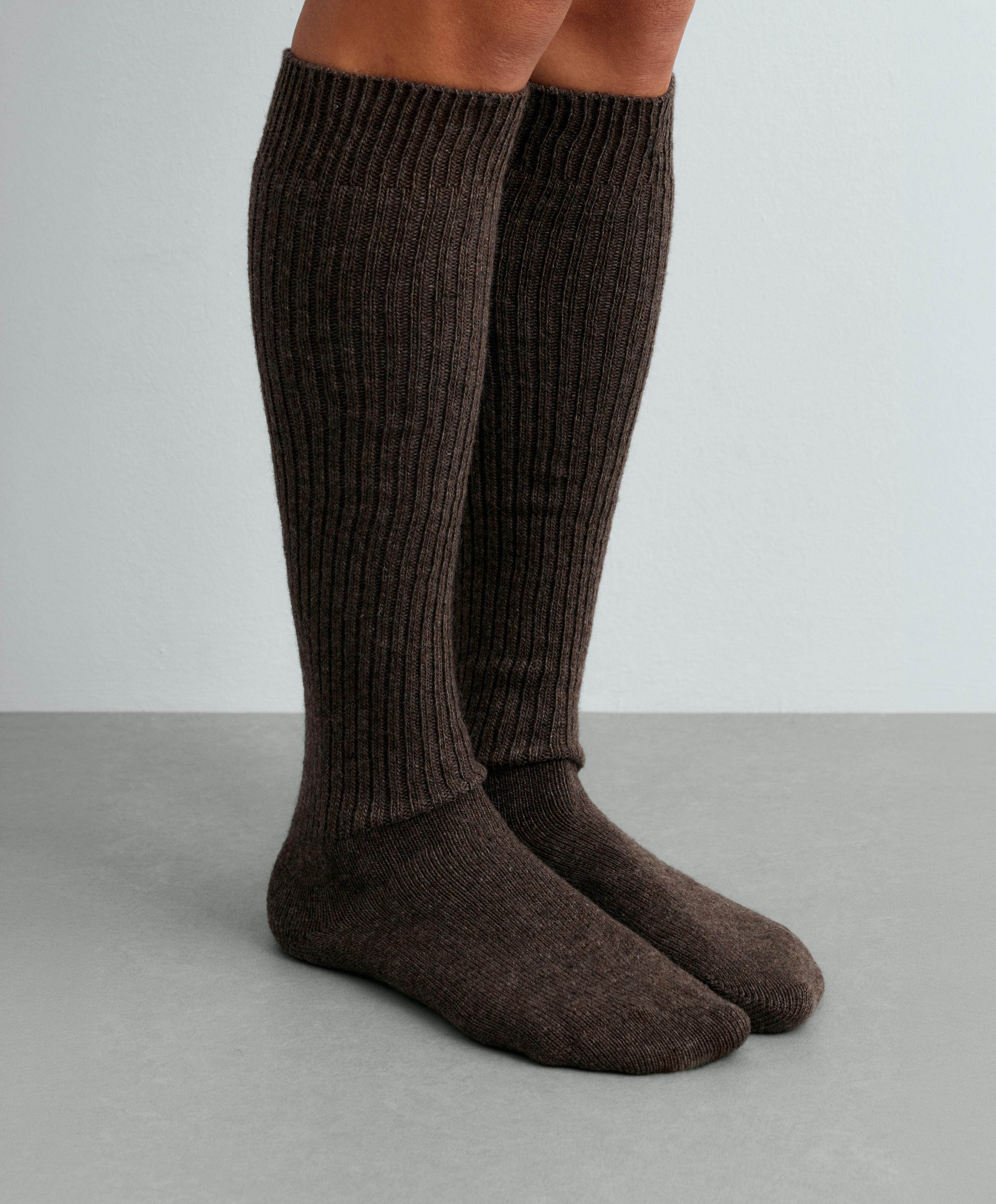 22% cashmere 10% wool long socks — CHOCOLATE