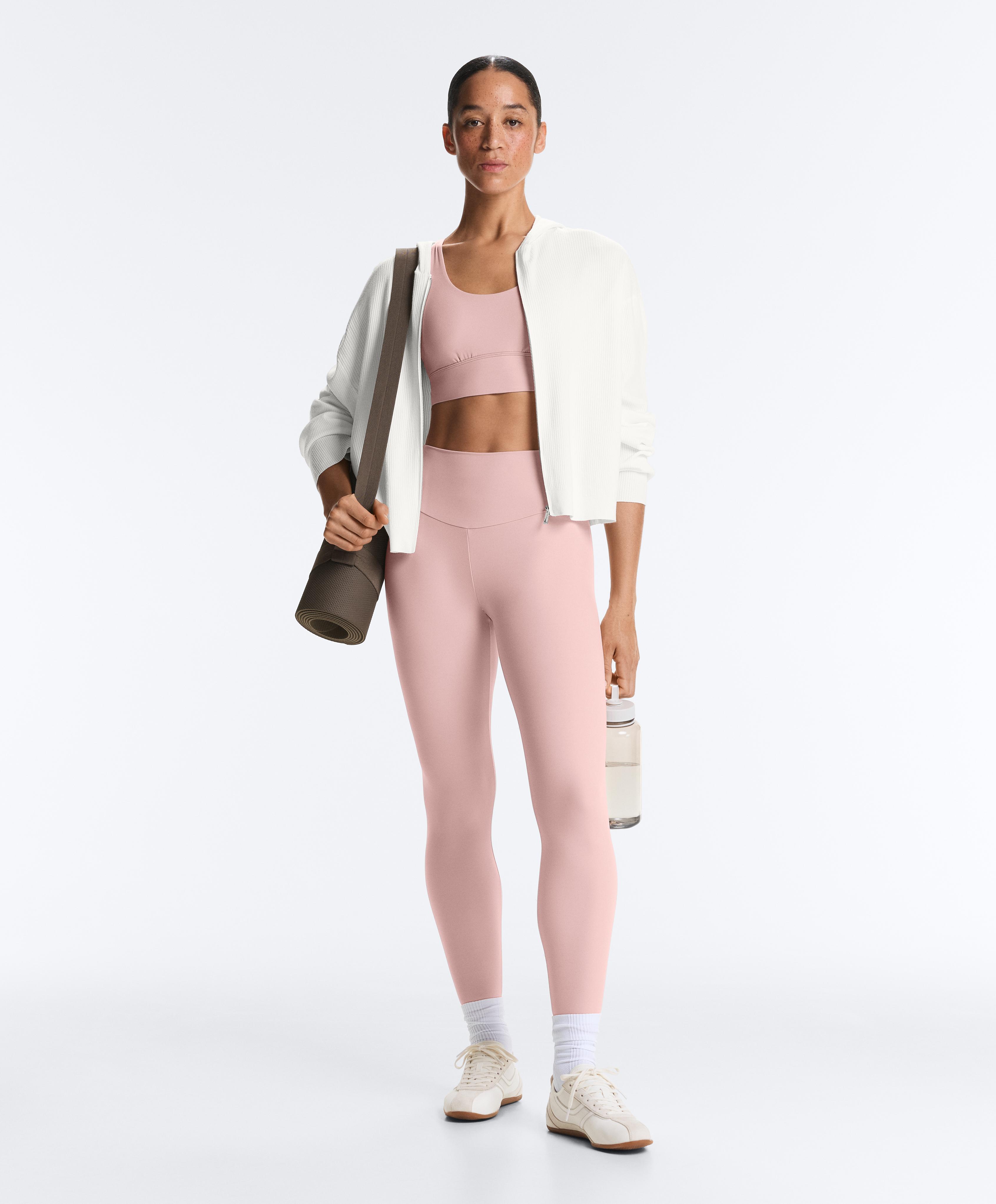 Medium-support Comfortlux sports bra with cups — NUDE PINK