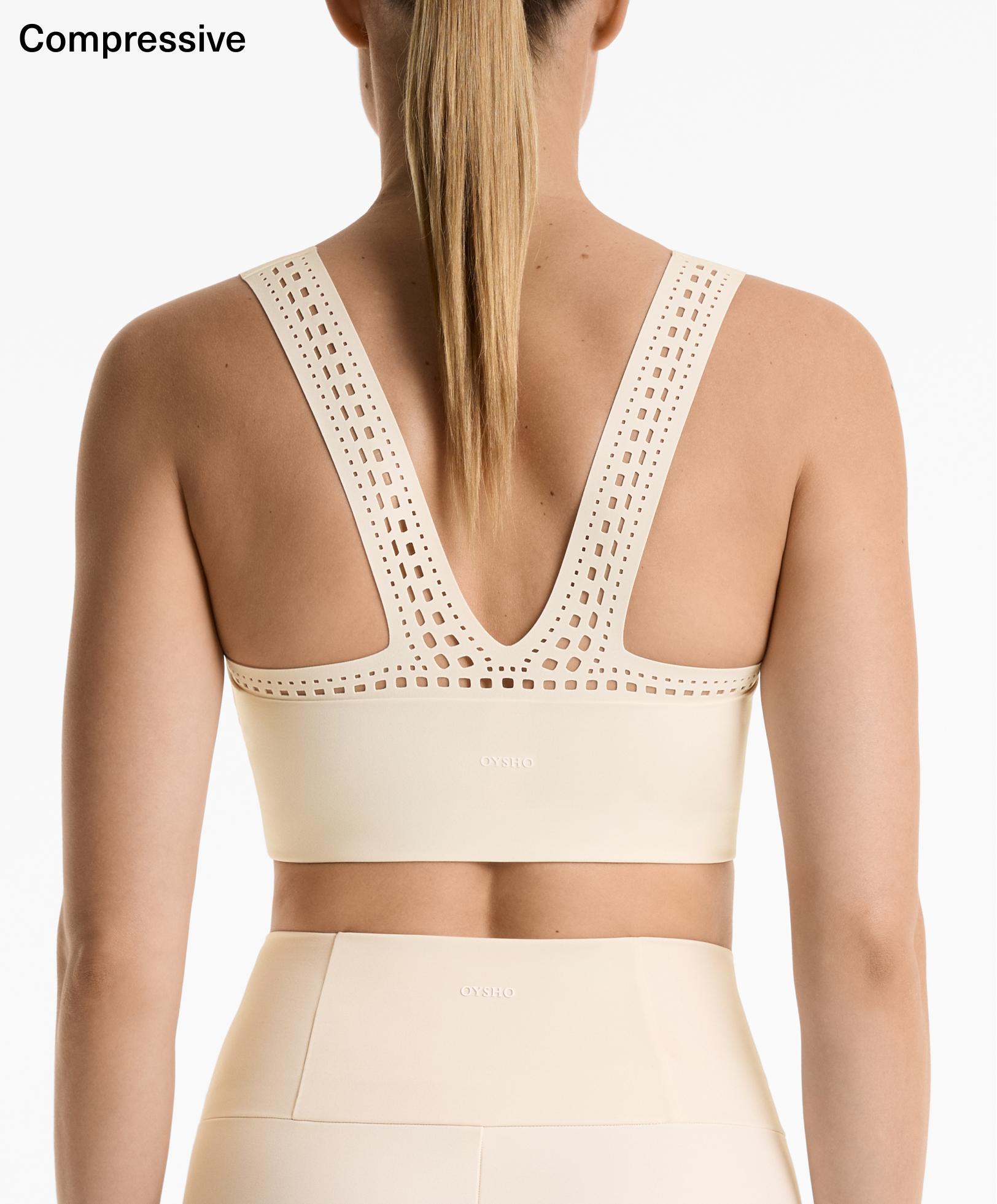Compressive cutwork tank top