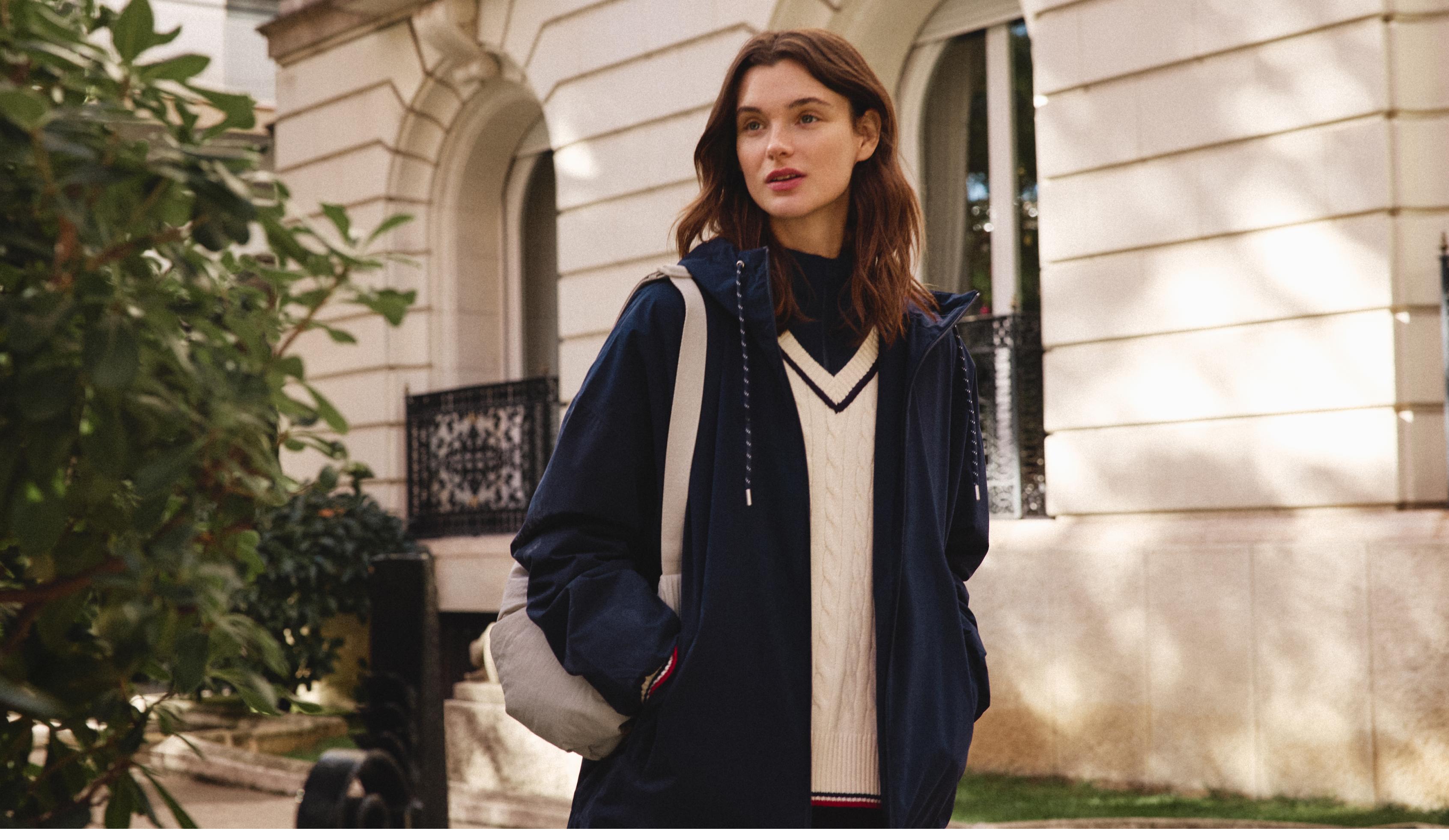 V-neck knit jumper with mini cables