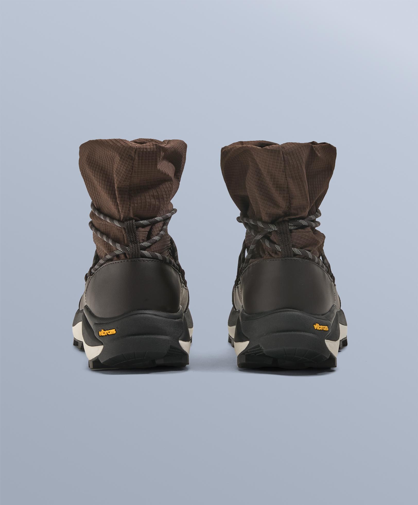 Vibram® waterproof sports boots — BROWN