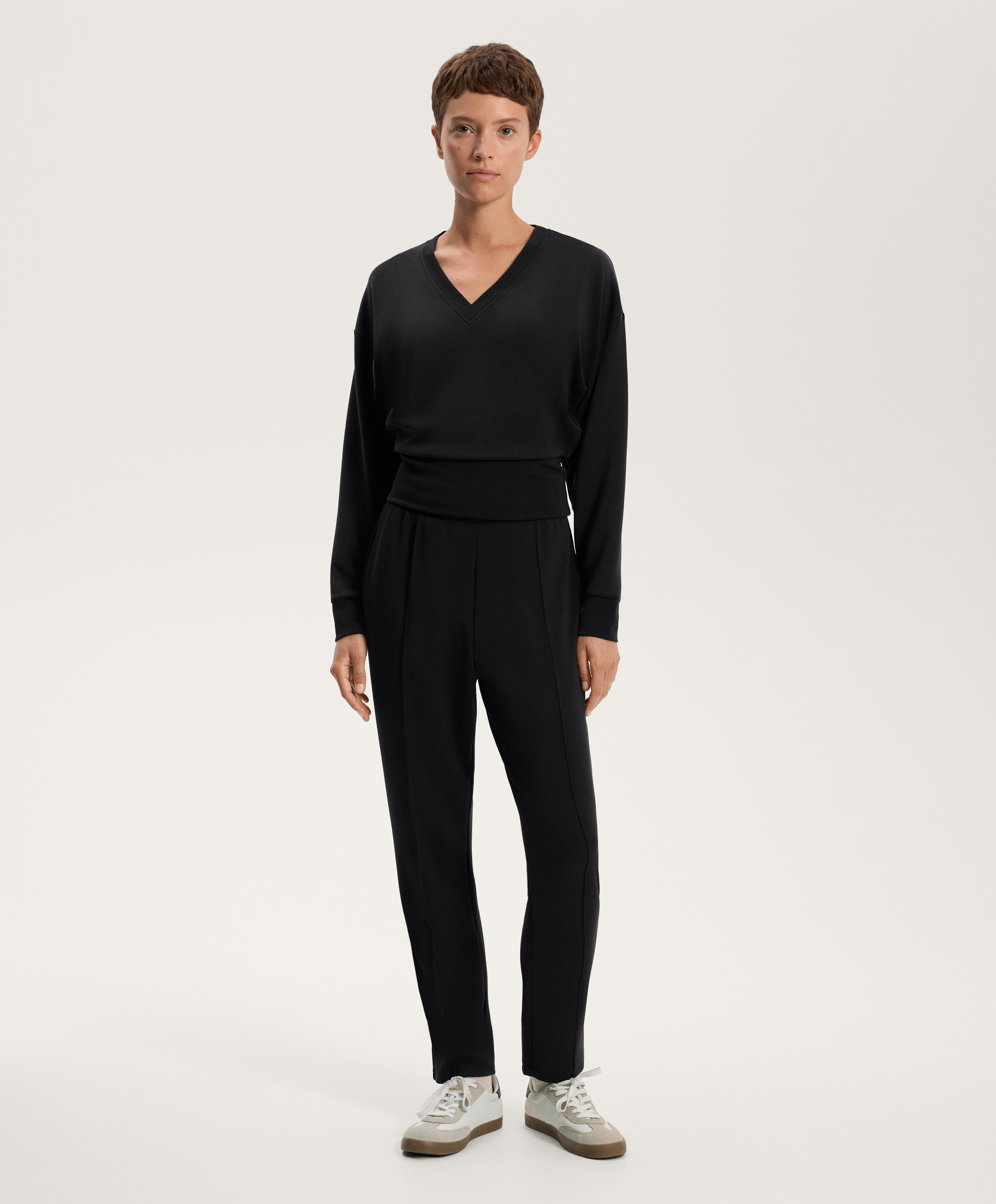 Mjuk V-ringad sweatshirt med åtsittande midja och modal - Rea