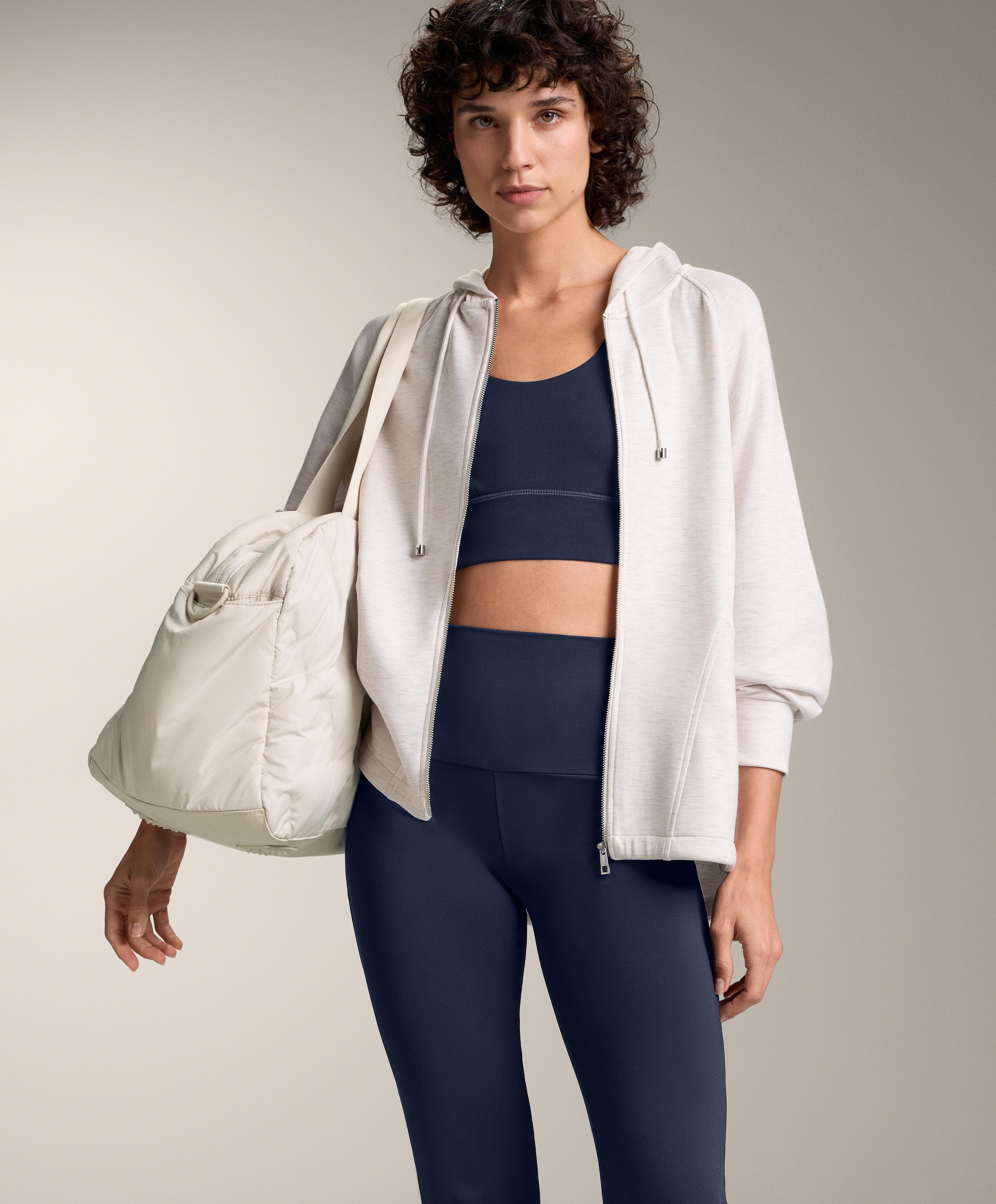 Medium-support Comfortlux sports bra with cups
