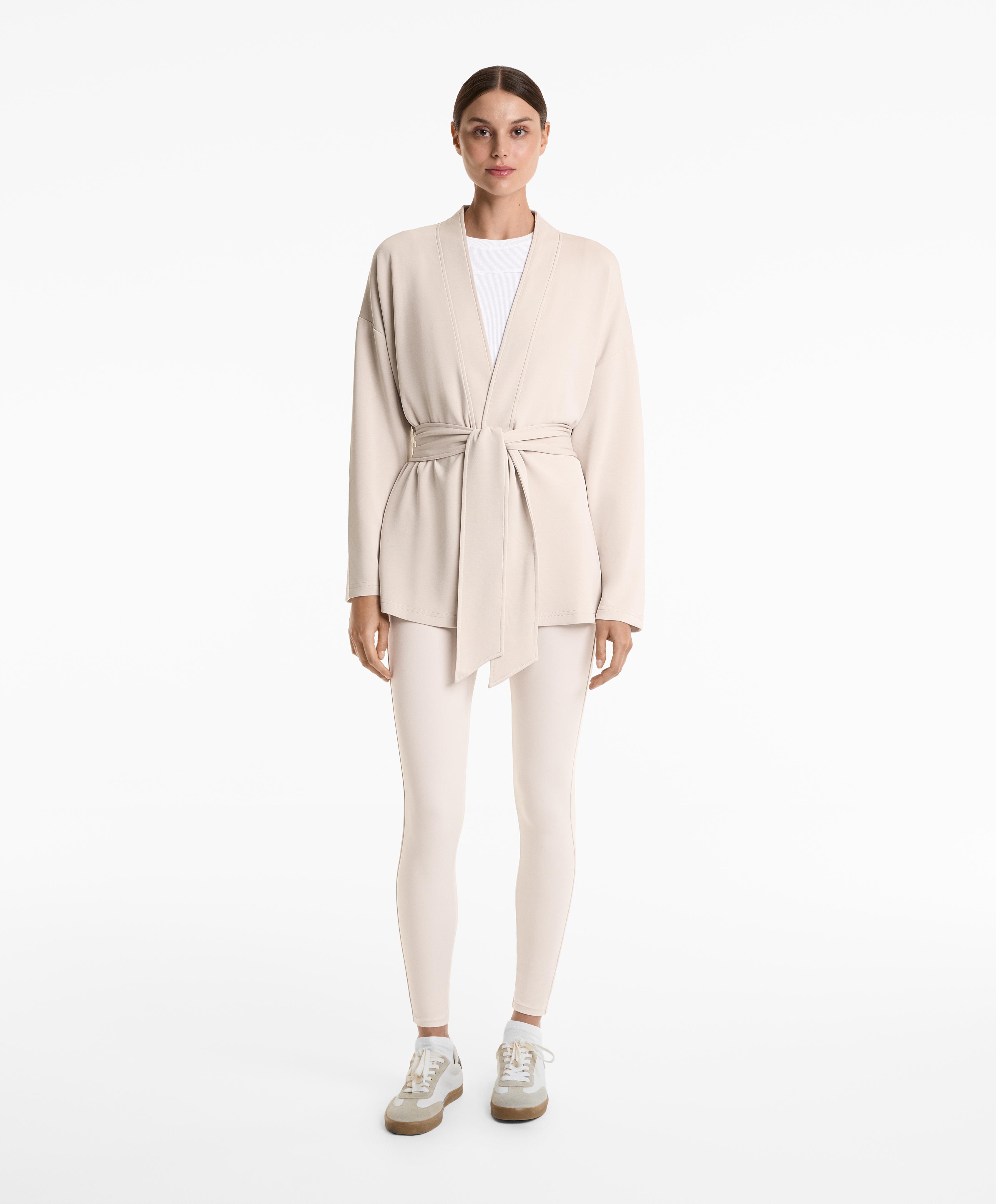 Lange Kimonojacke mit Modal in Soft-Touch-Qualität OYSHO